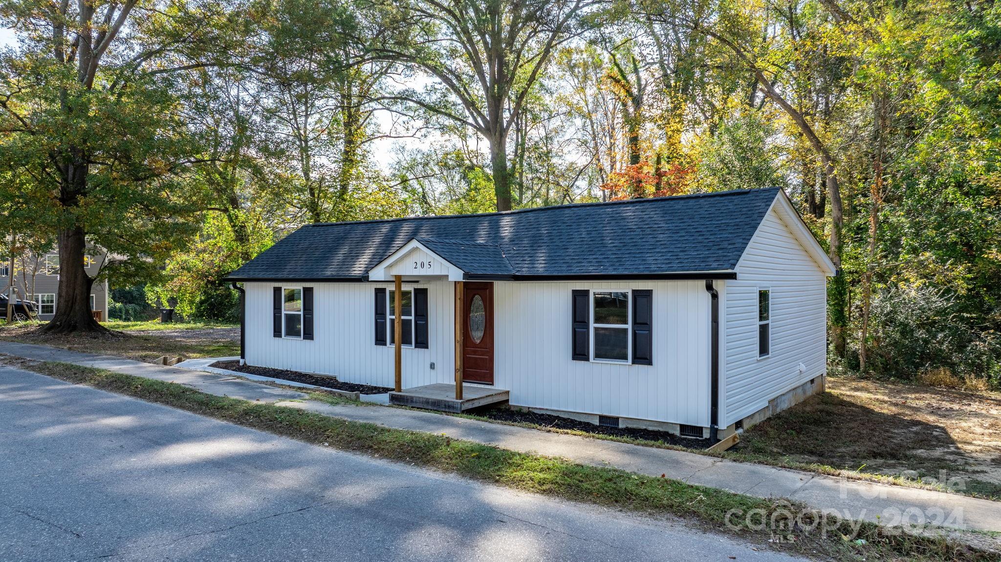 205 W Robinson Street