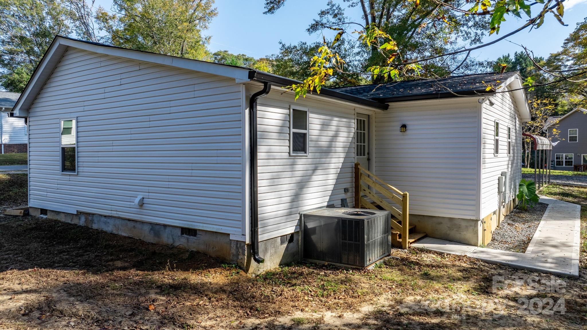 205 W Robinson Street