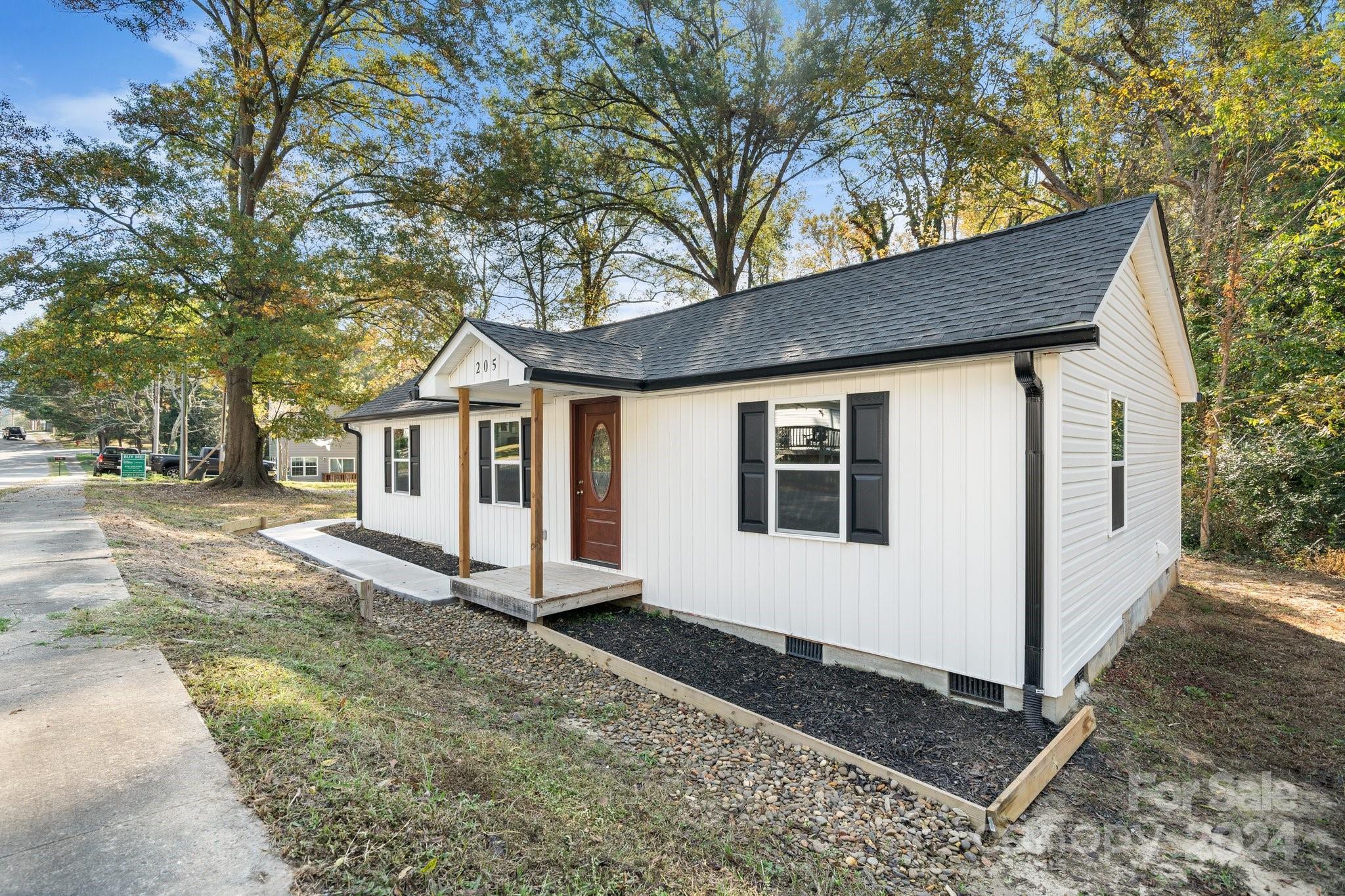 205 W Robinson Street