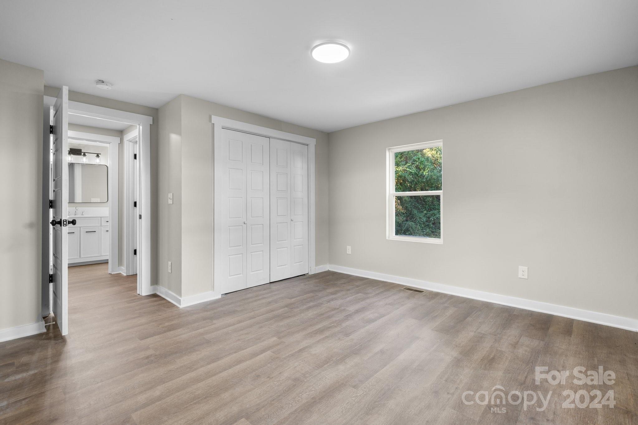 205 W Robinson Street