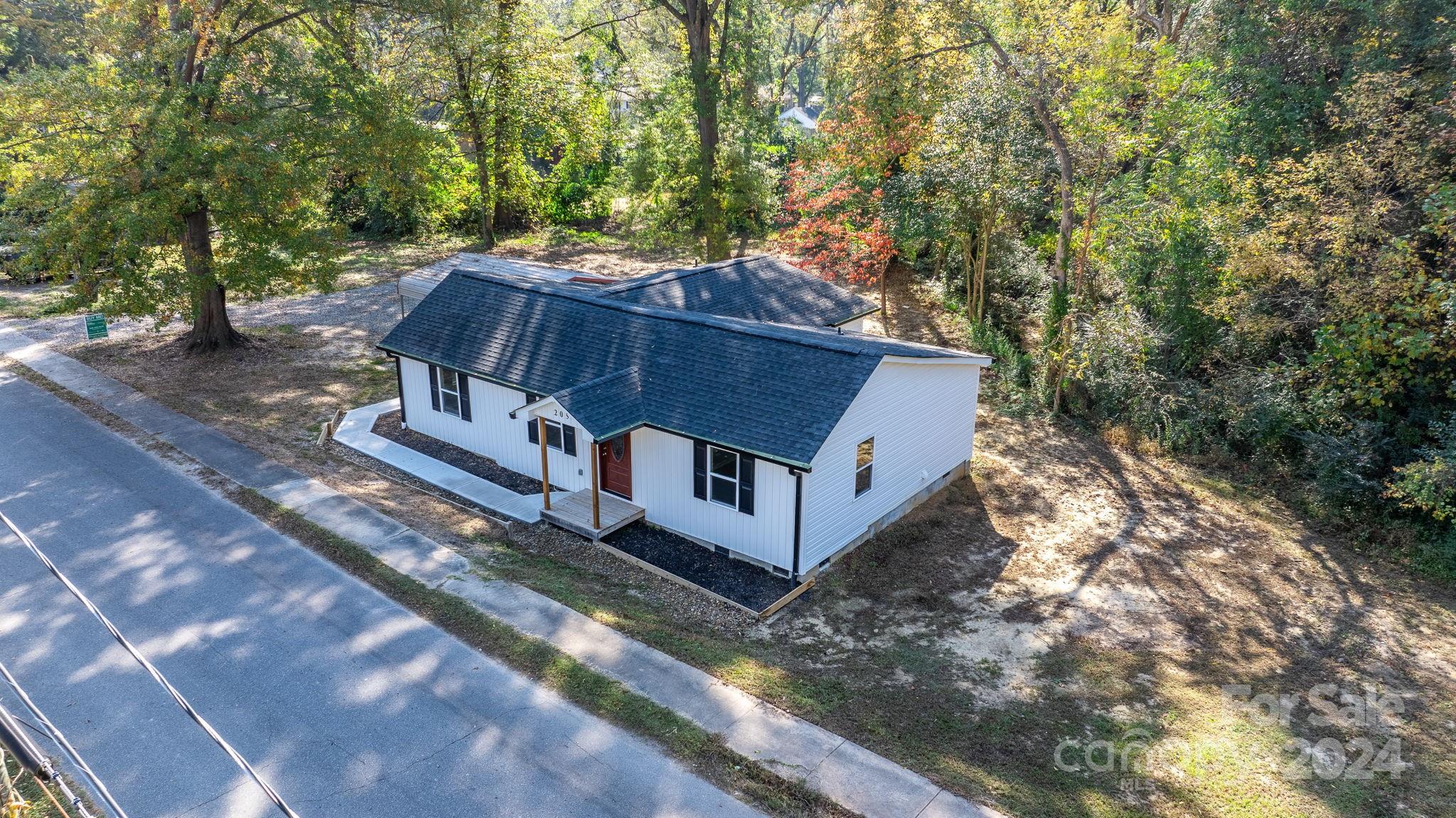 205 W Robinson Street