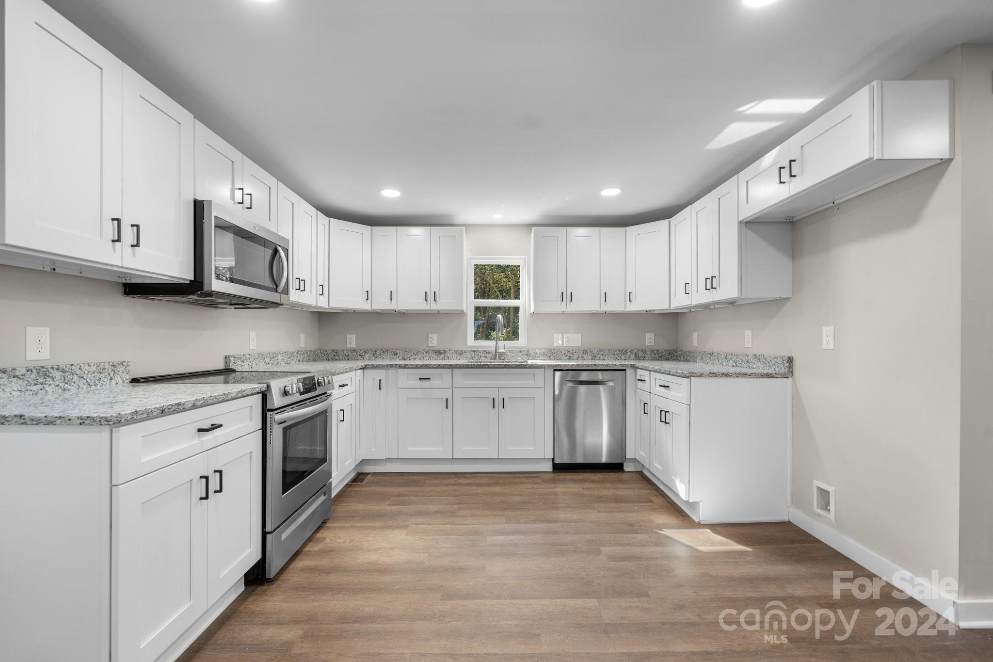 205 W Robinson Street