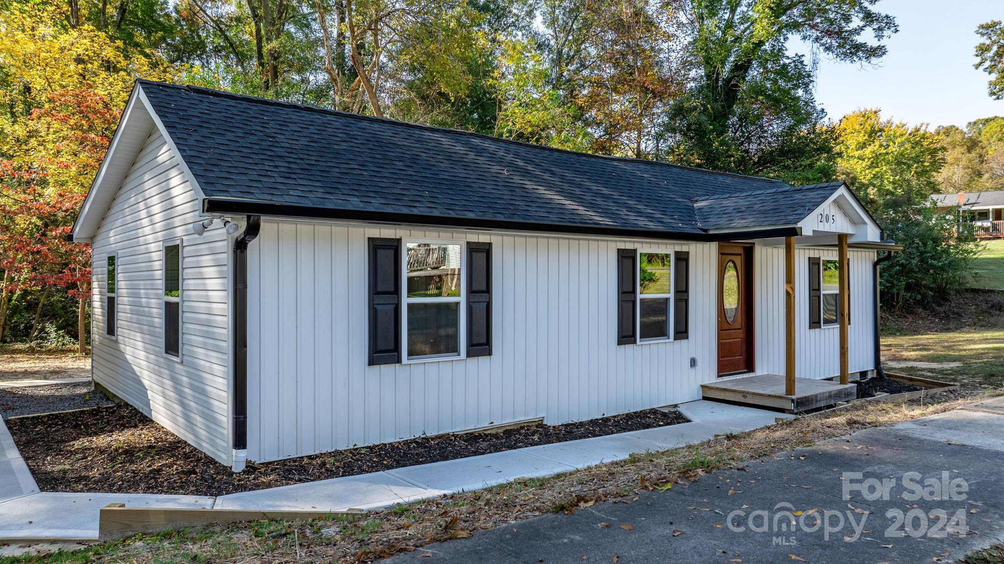 205 W Robinson Street
