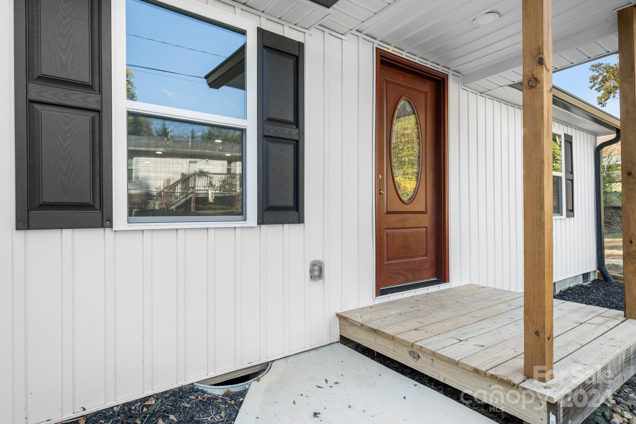 205 W Robinson Street