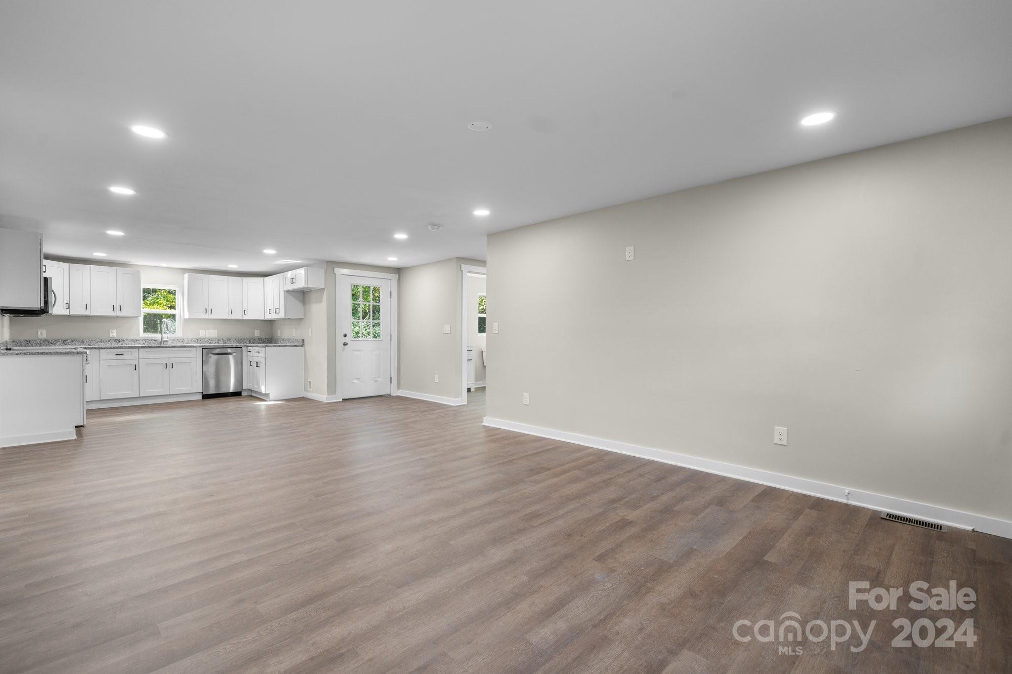 205 W Robinson Street