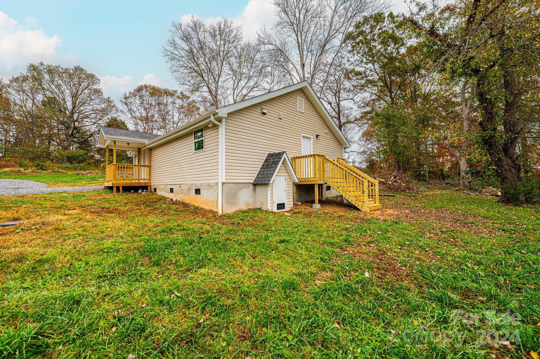 1357 Airport Rhodhiss Road Unit: 1