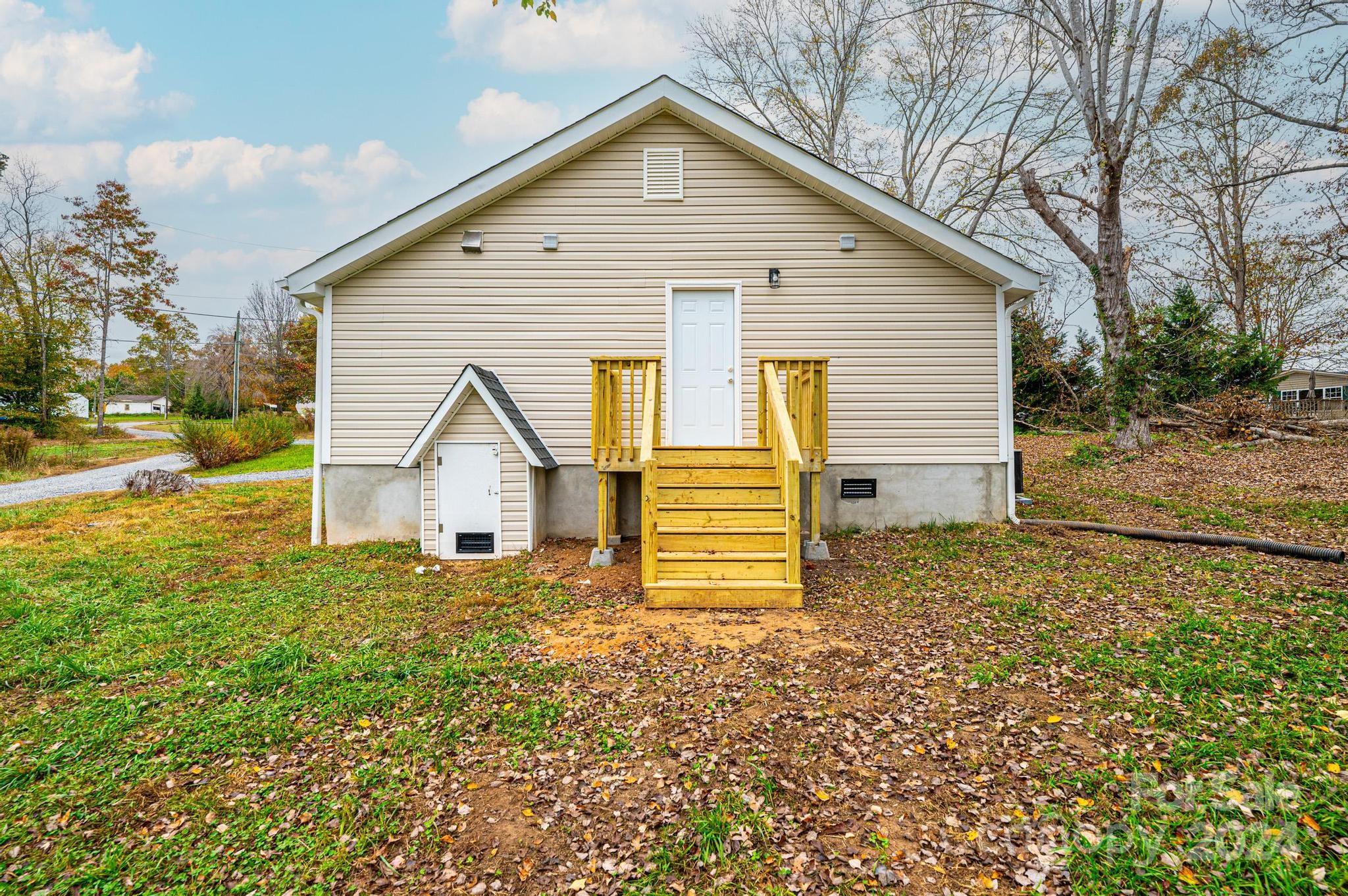 1357 Airport Rhodhiss Road Unit: 1