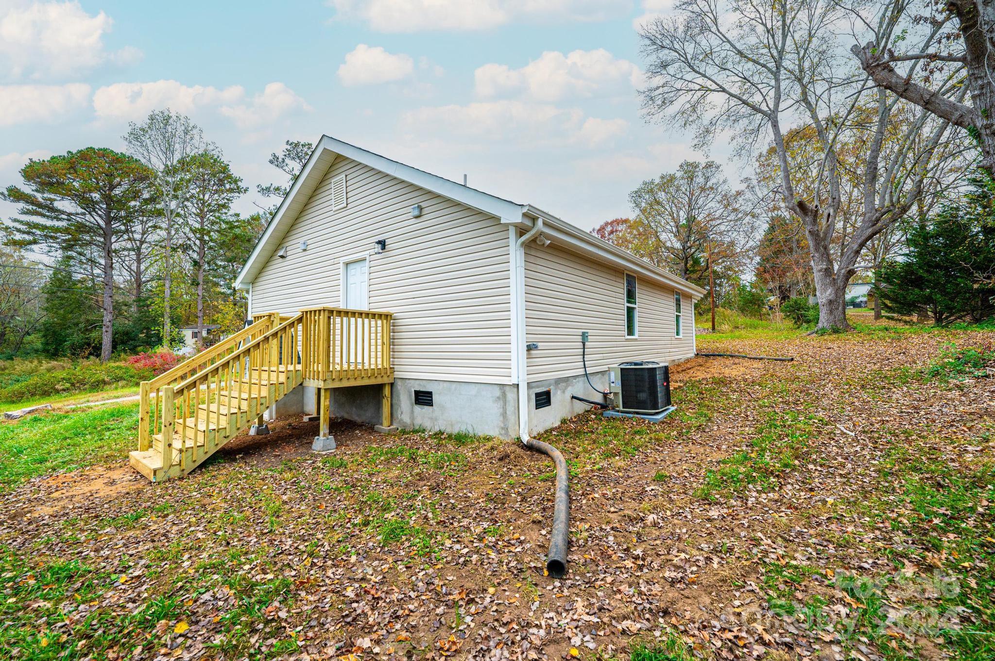 1357 Airport Rhodhiss Road Unit: 1