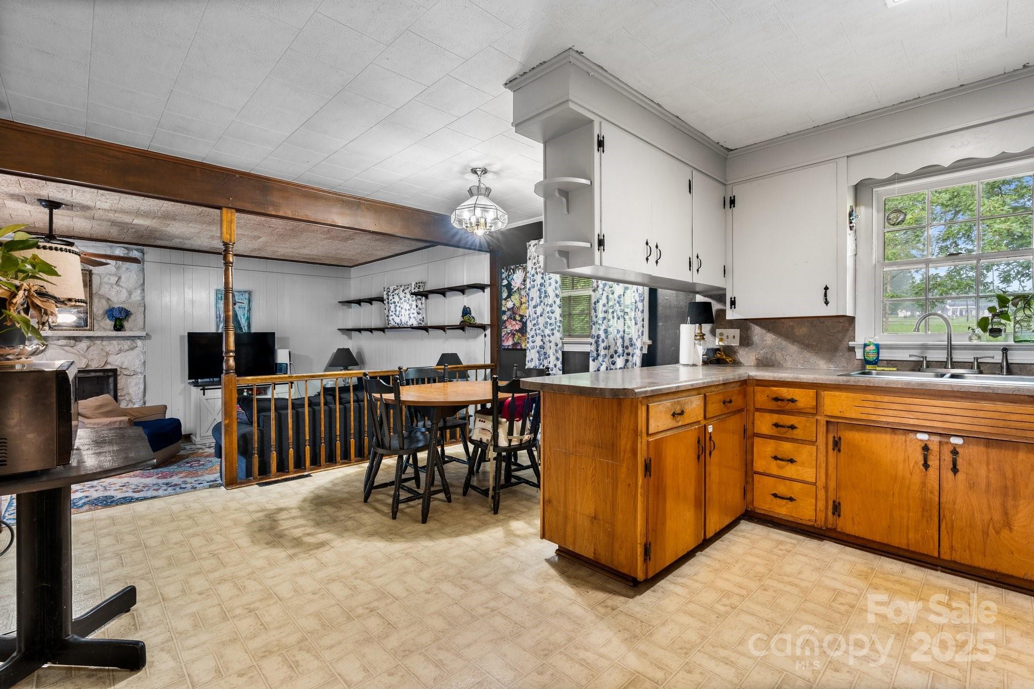 5083 Fleetwood Drive