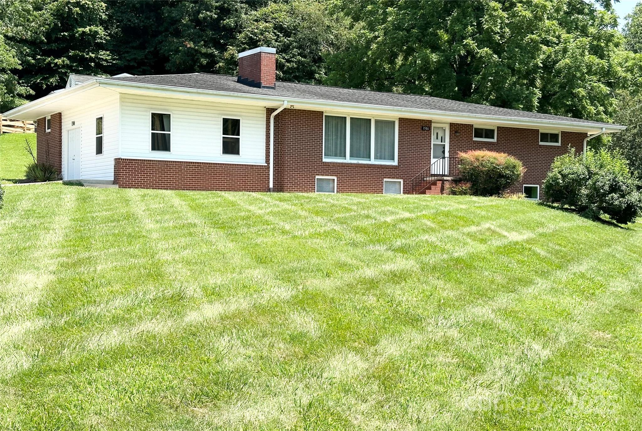 1586 Echo Drive