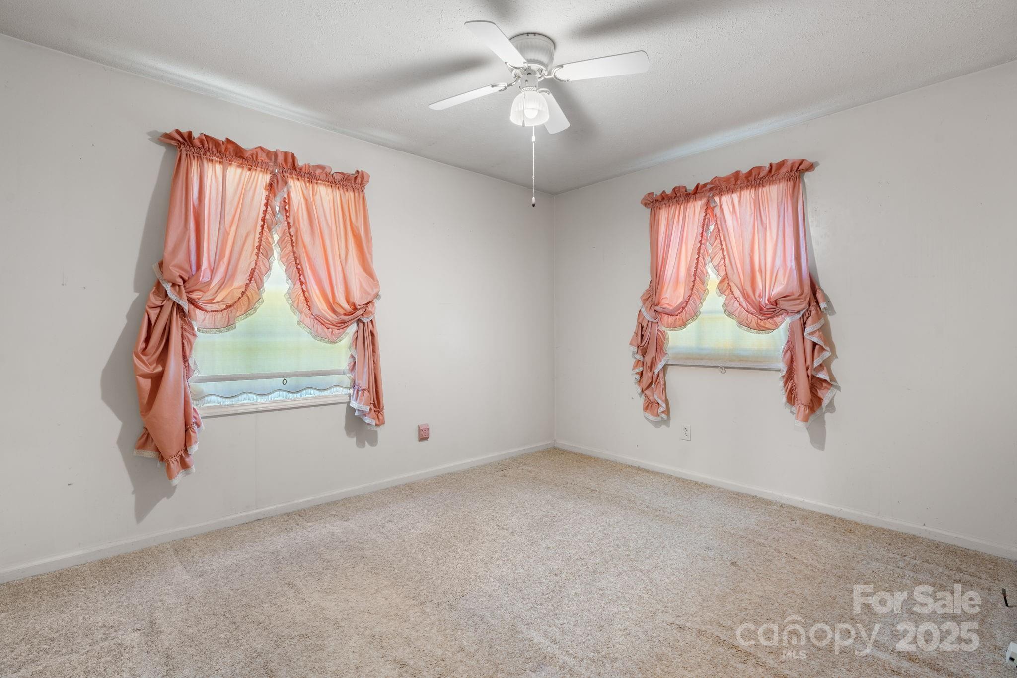 202 Edgewood Circle