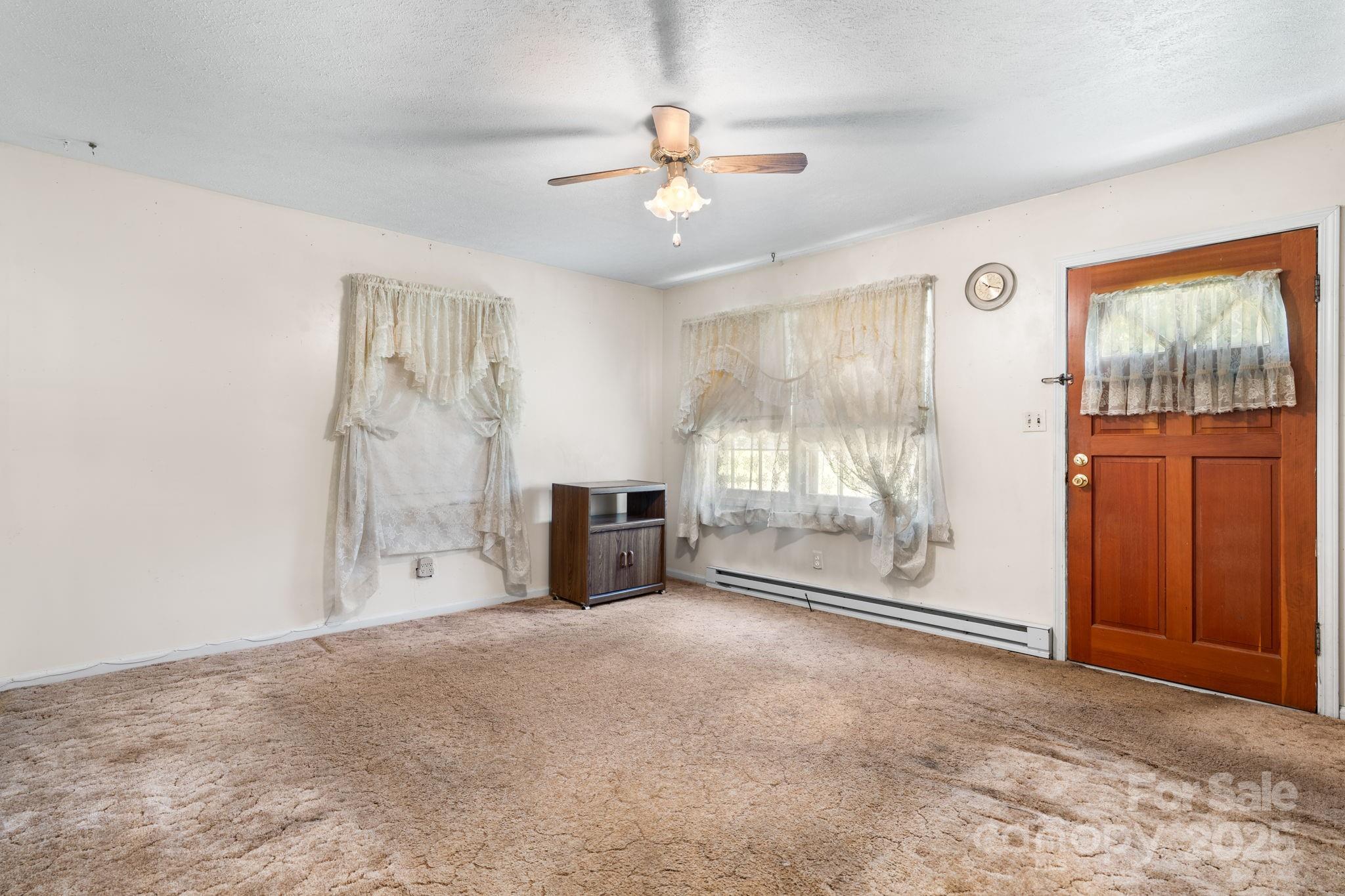 202 Edgewood Circle