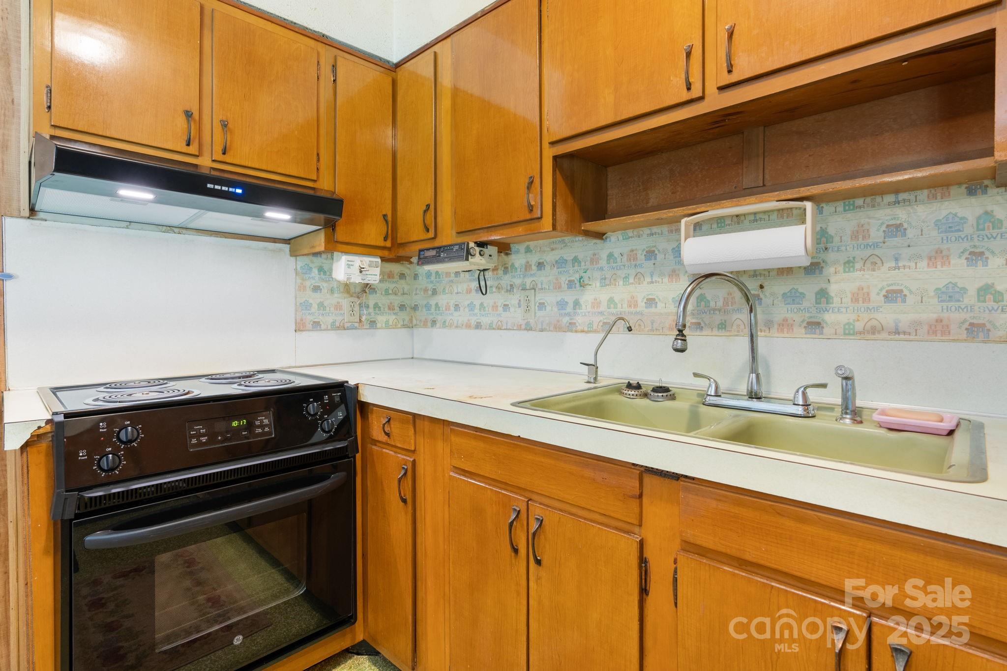 202 Edgewood Circle