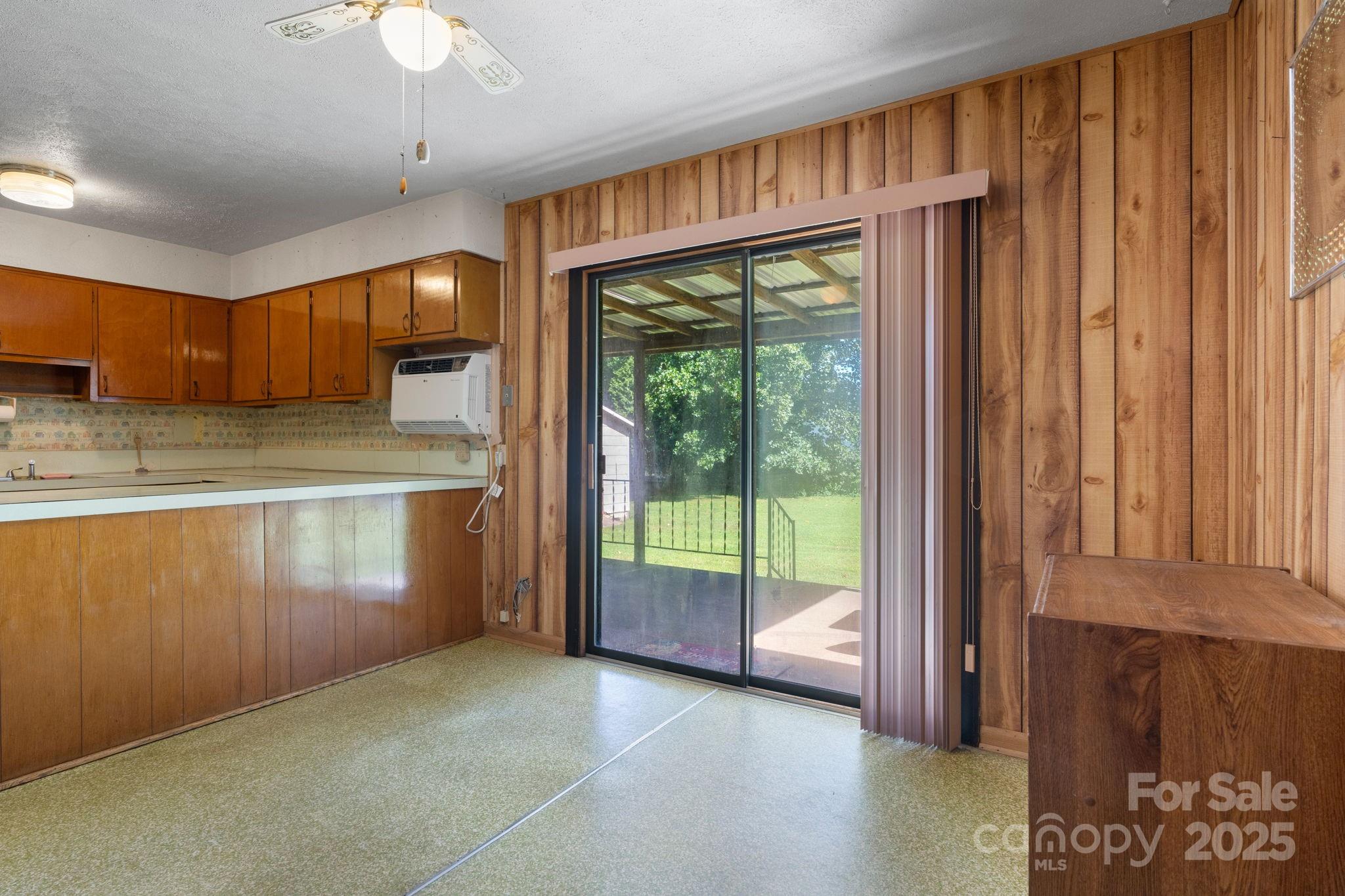 202 Edgewood Circle