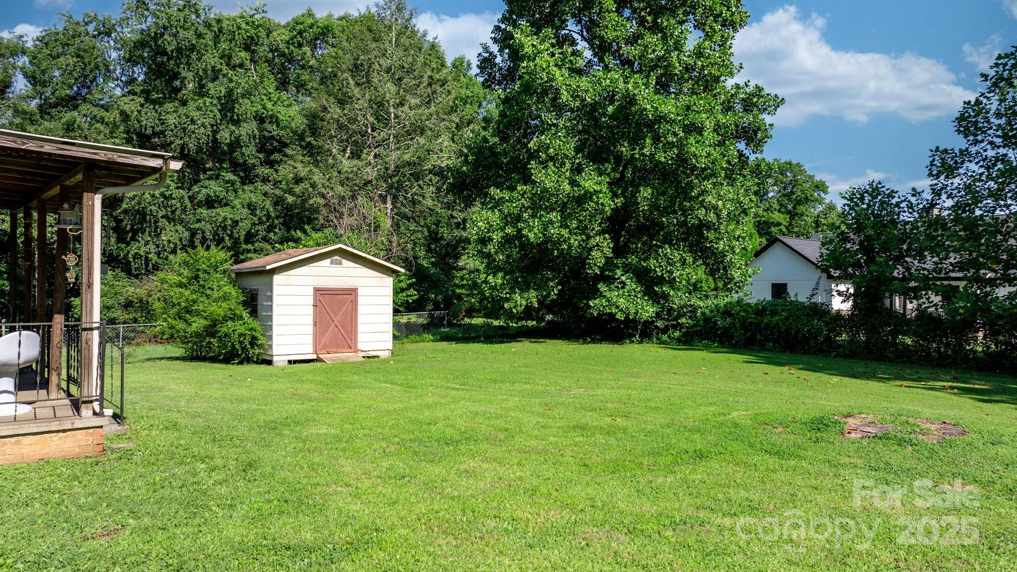 202 Edgewood Circle