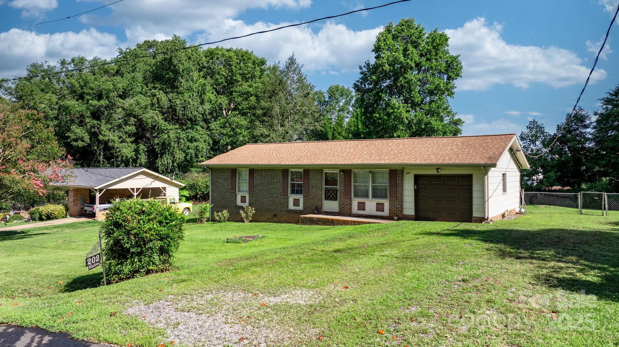 202 Edgewood Circle