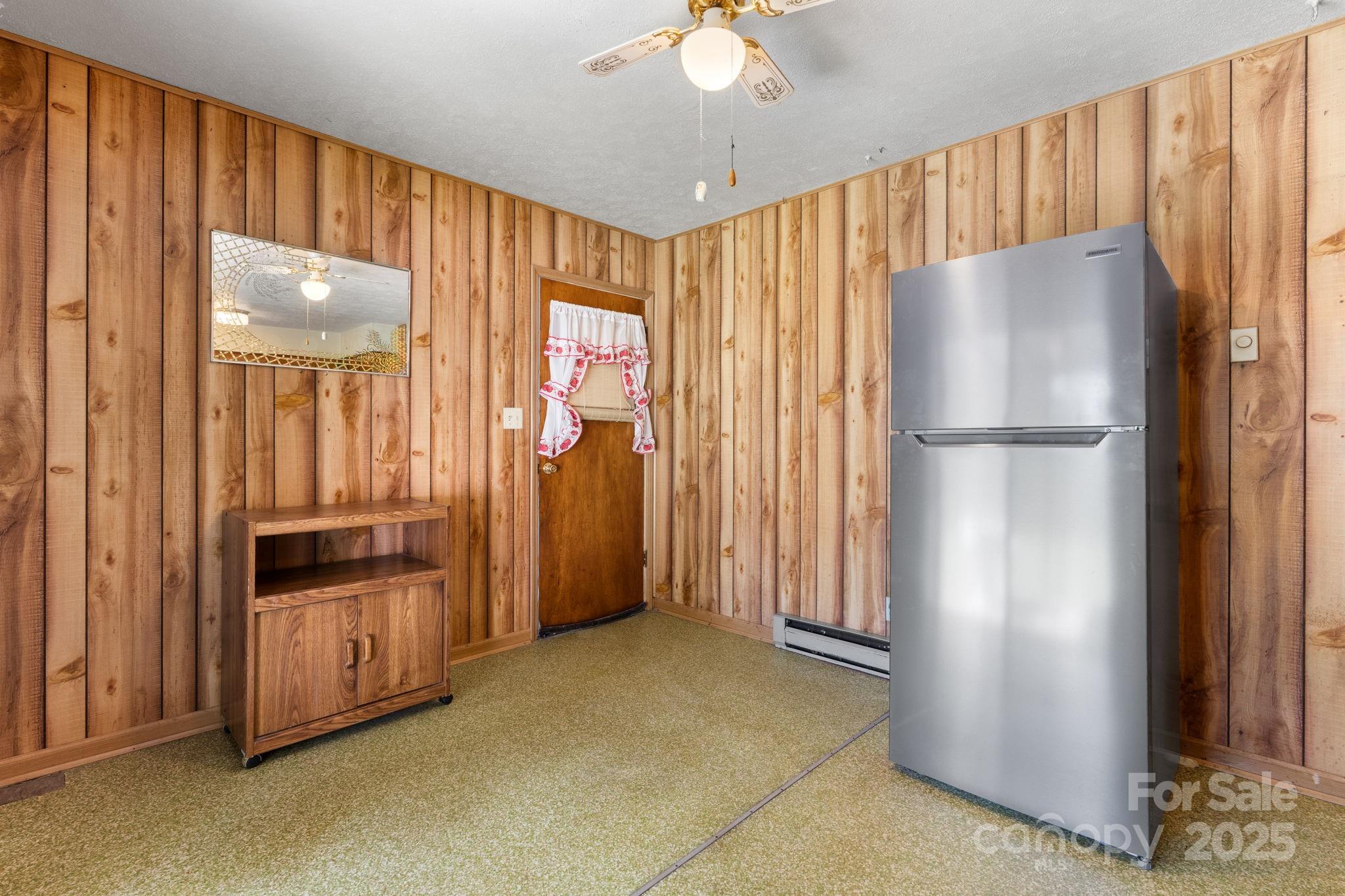 202 Edgewood Circle