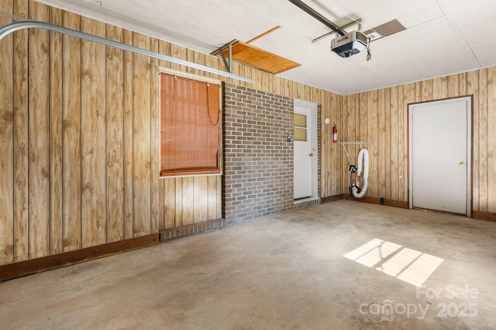 202 Edgewood Circle