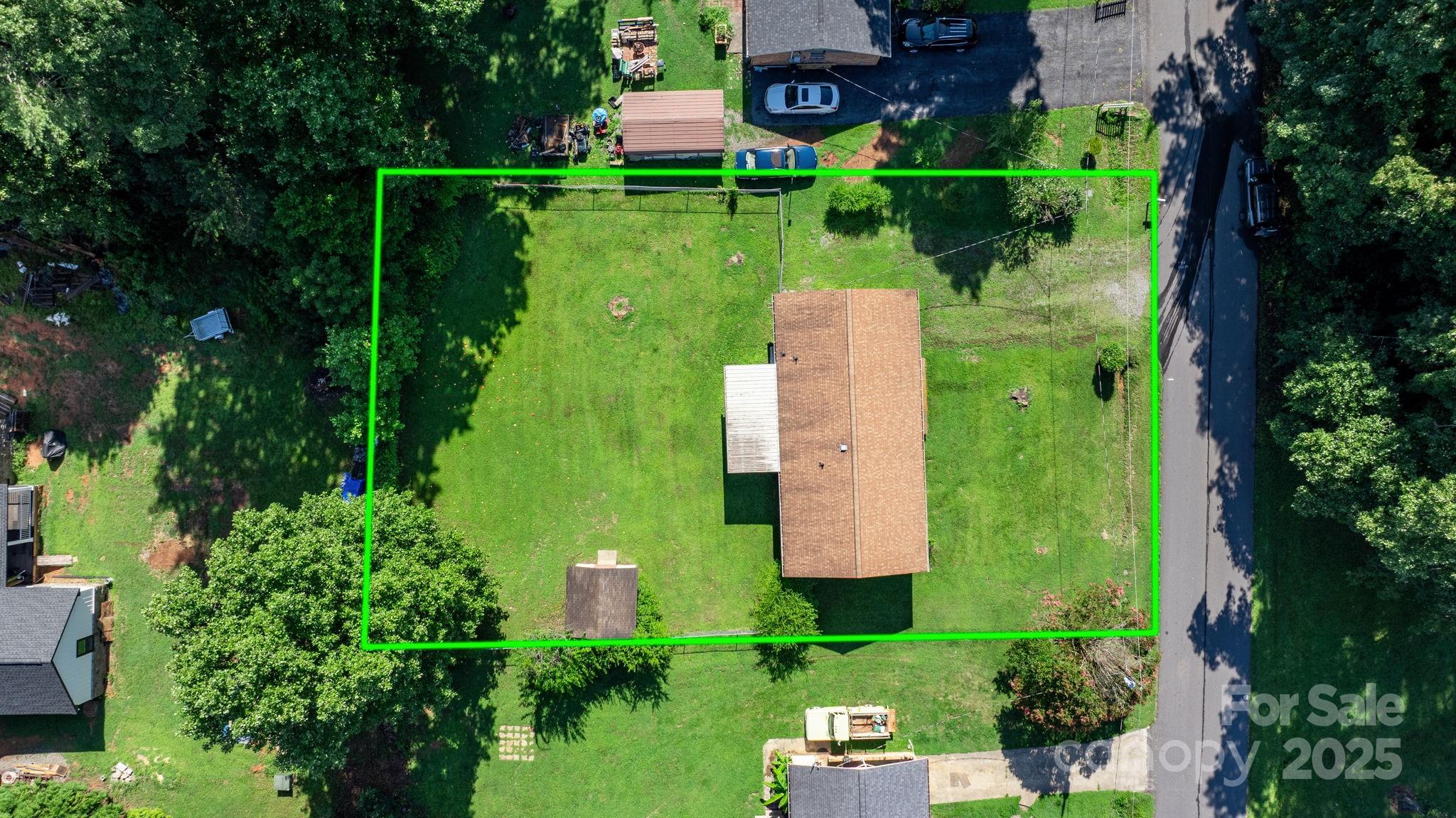 202 Edgewood Circle