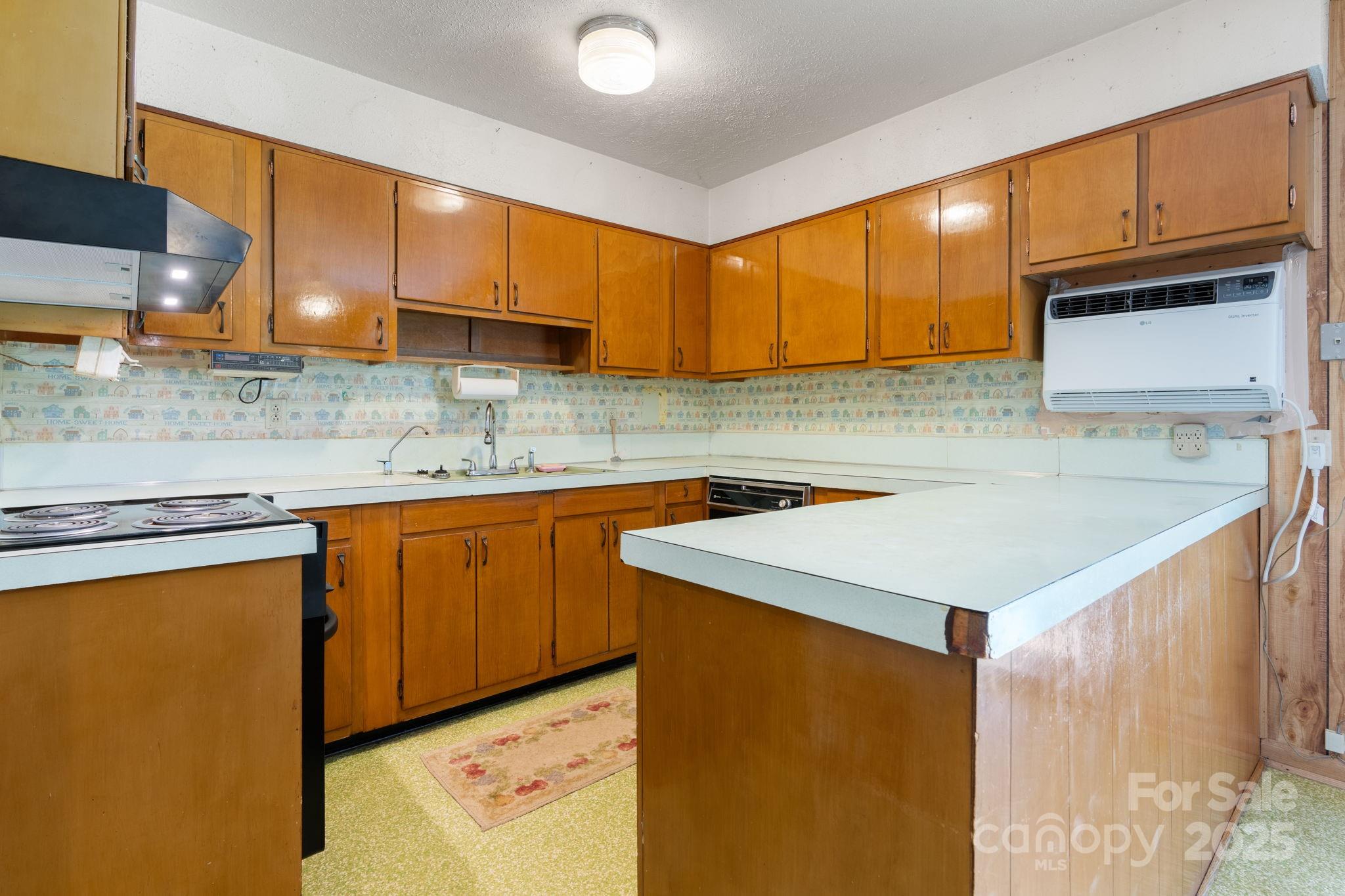 202 Edgewood Circle