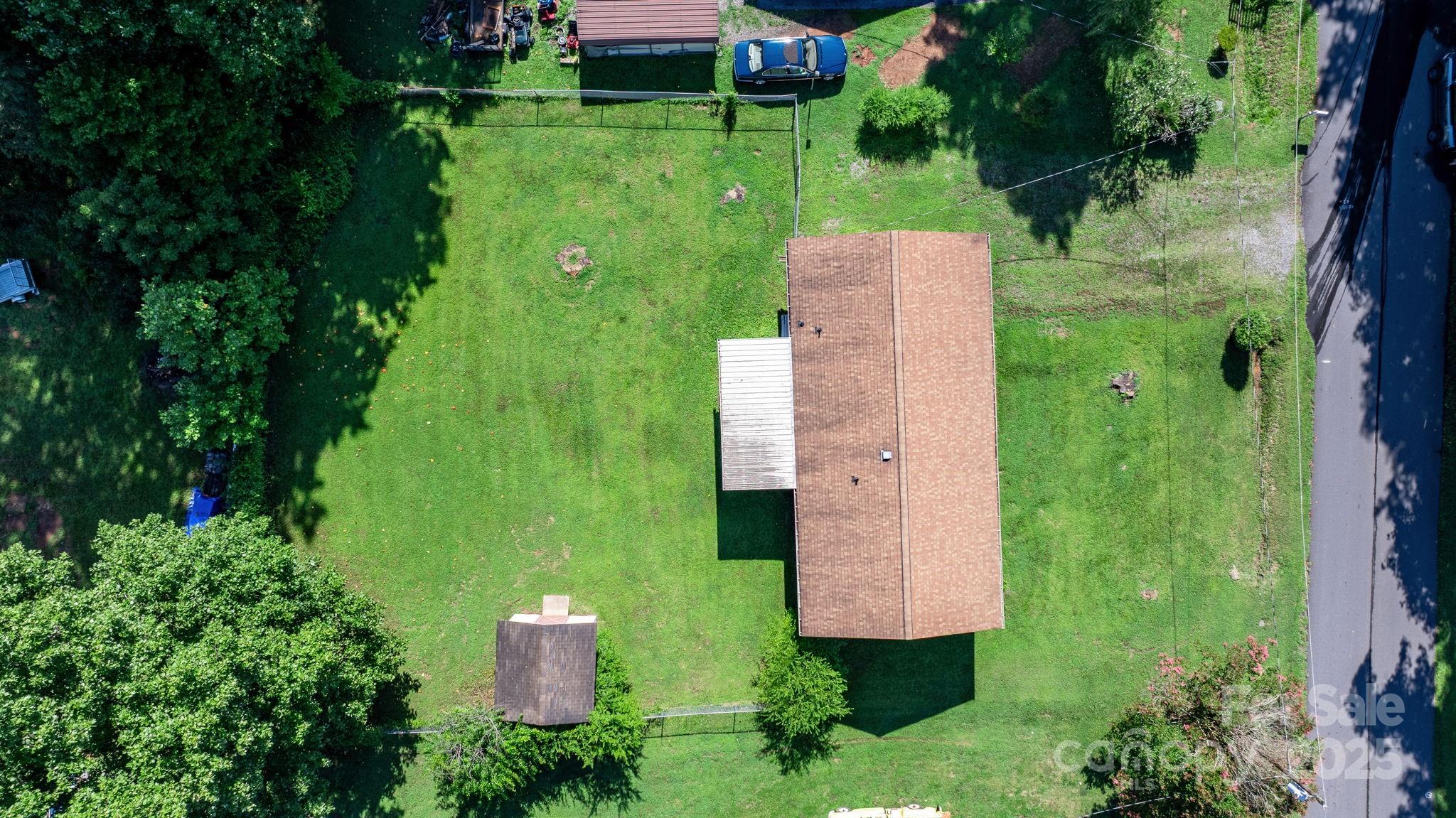 202 Edgewood Circle