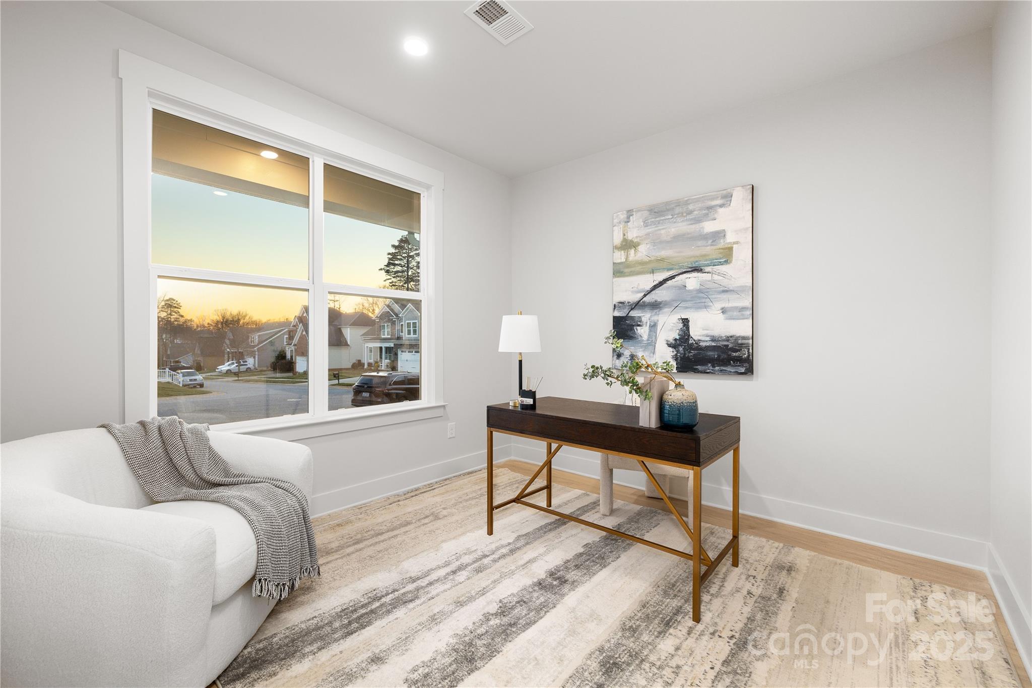 1305 39th Avenue Place NE