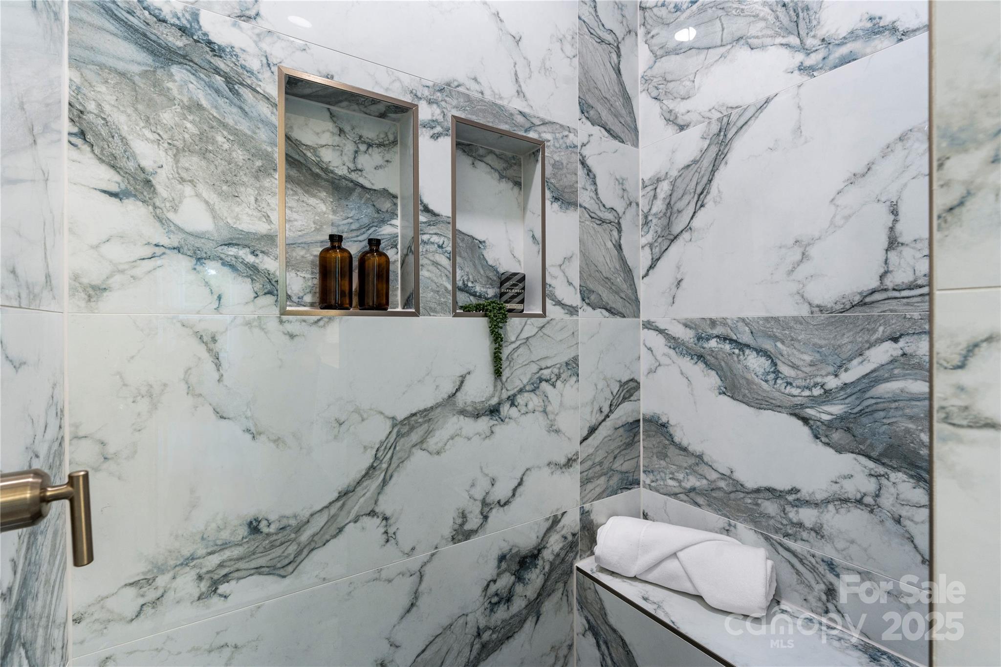 1305 39th Avenue Place NE