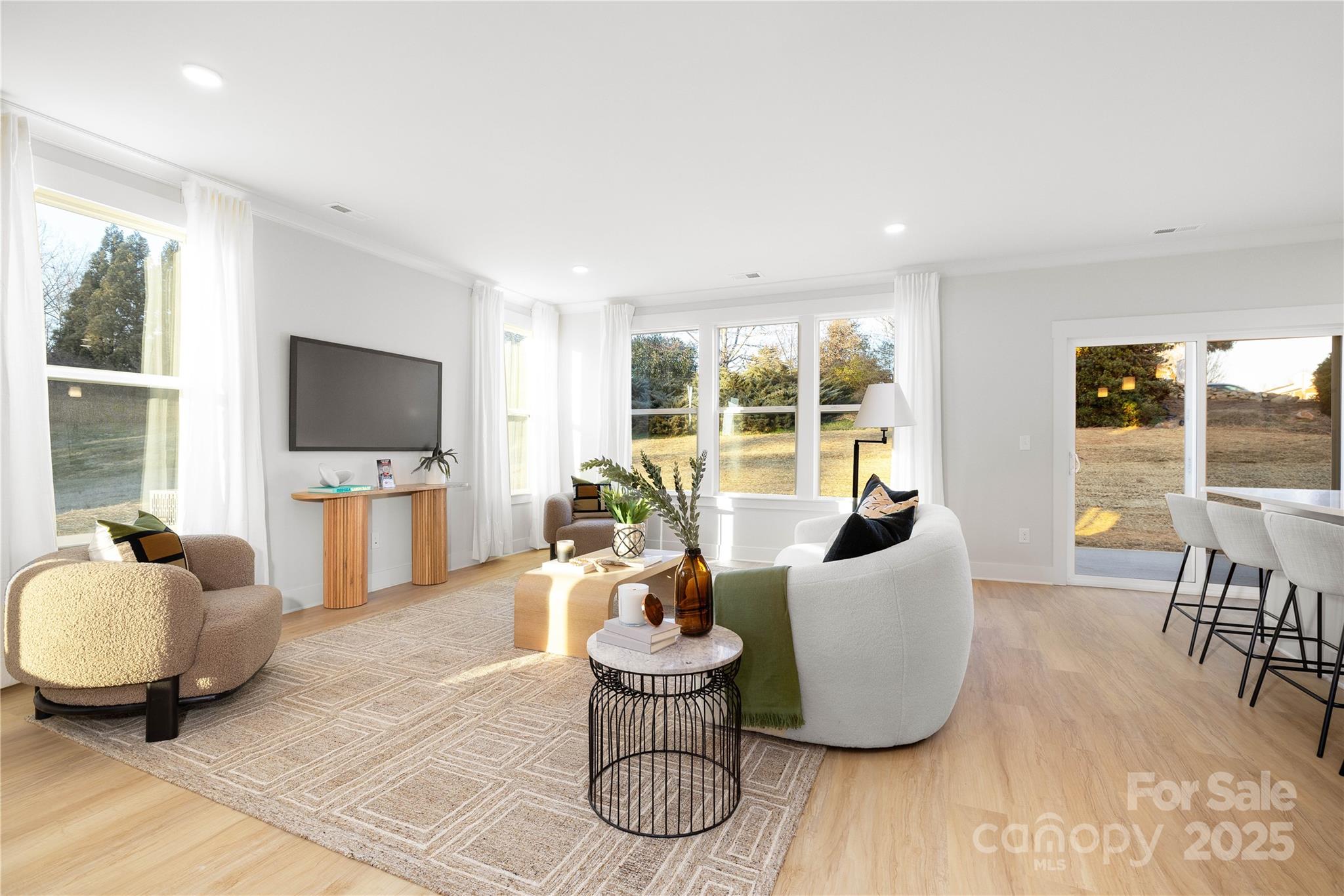 1305 39th Avenue Place NE