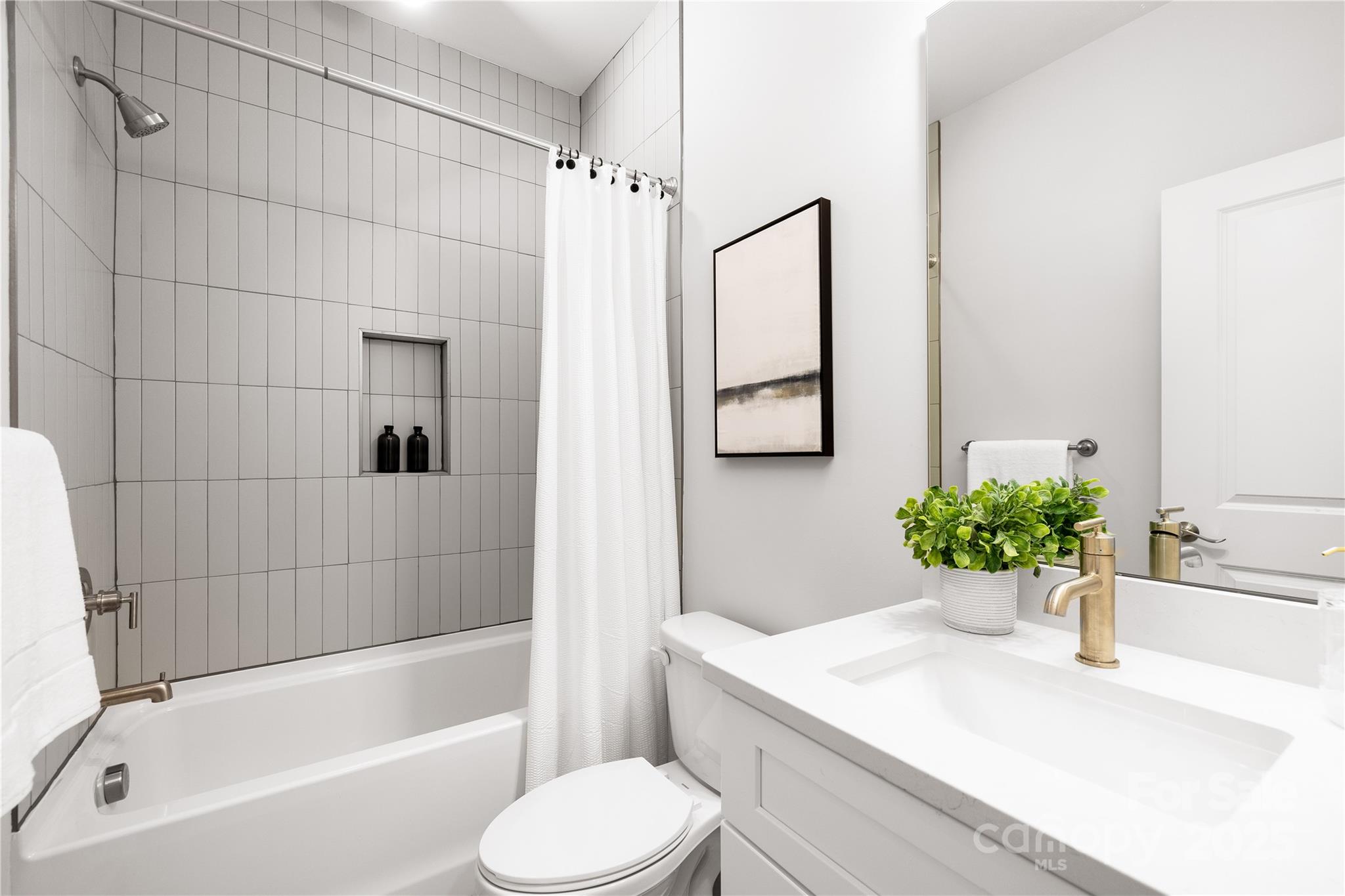 1305 39th Avenue Place NE