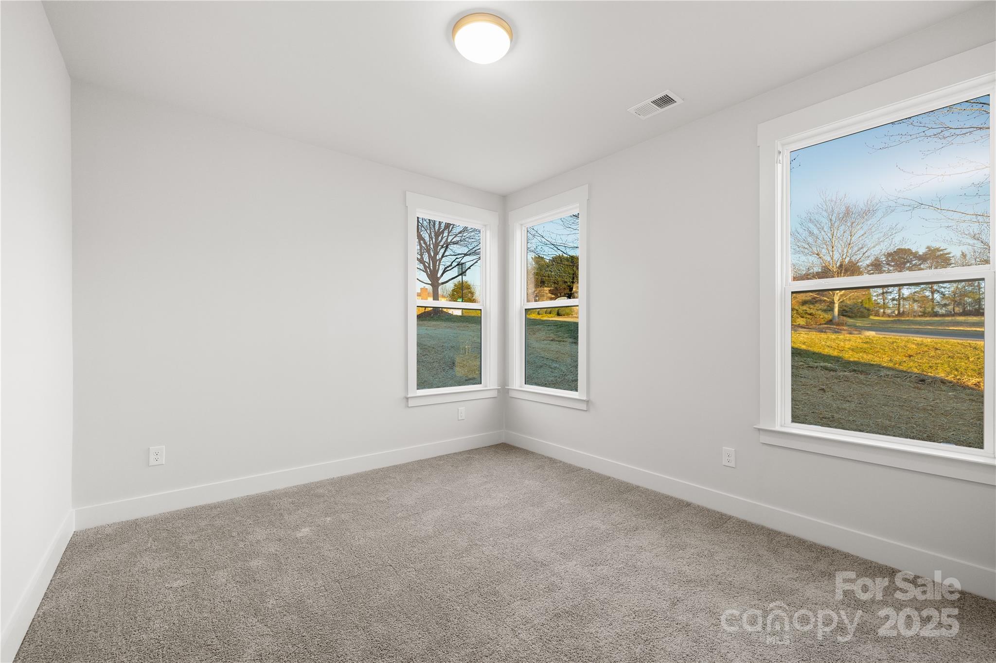 1305 39th Avenue Place NE