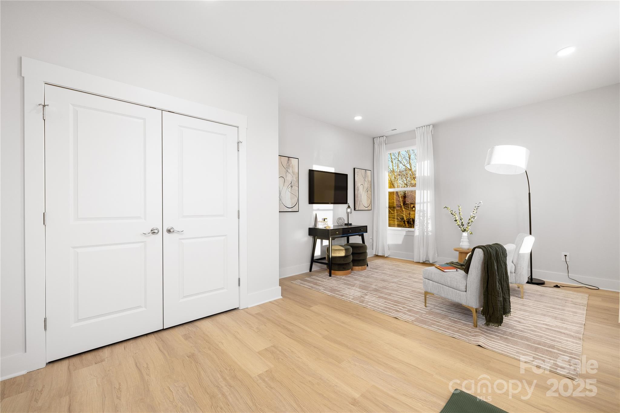 1305 39th Avenue Place NE