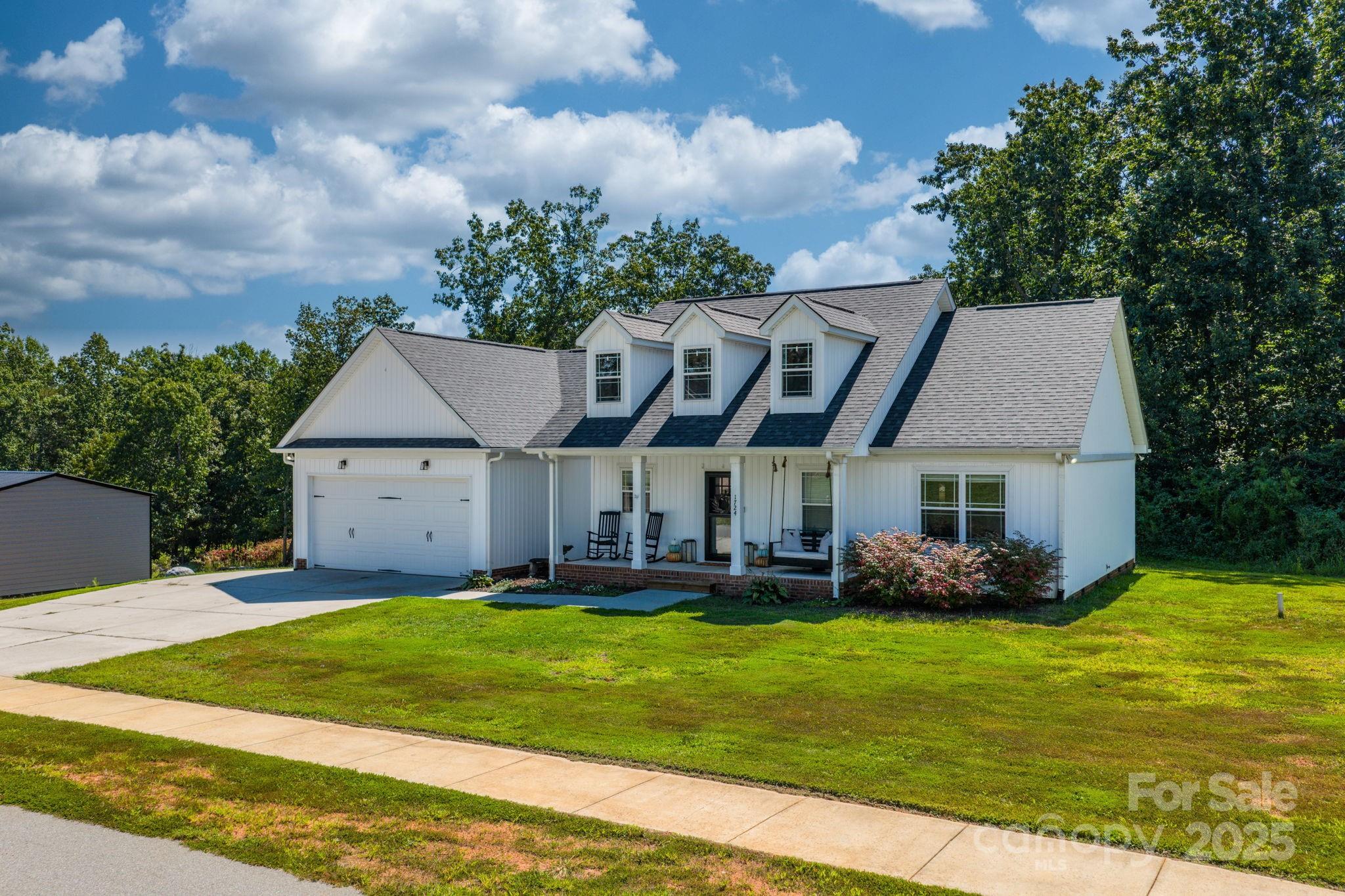 1724 Ivey Court