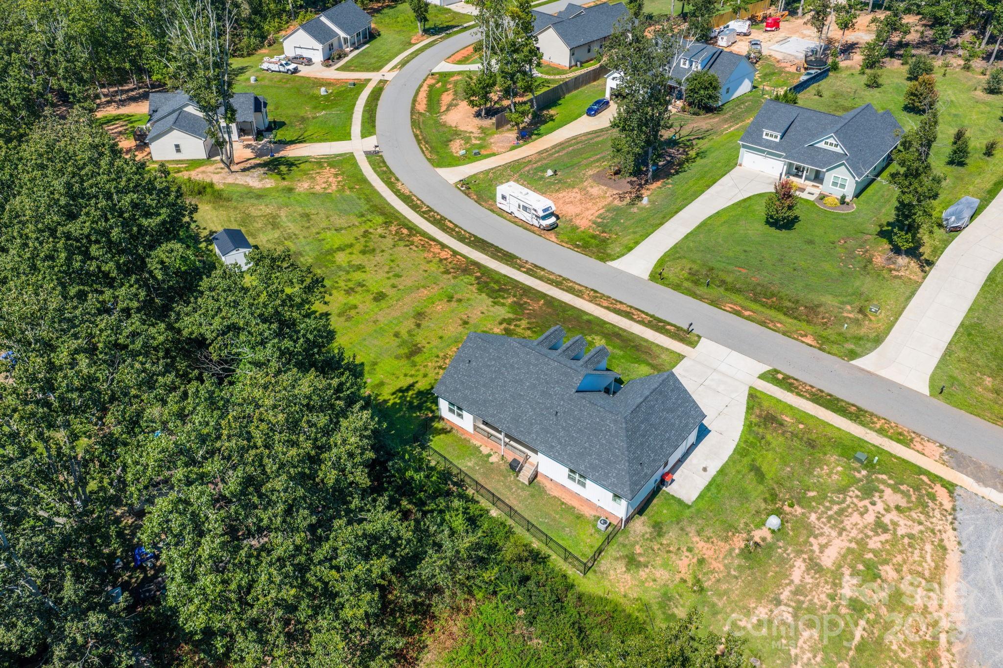1724 Ivey Court