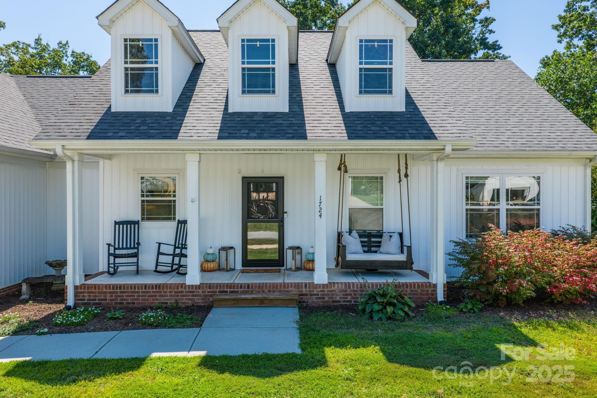 1724 Ivey Court