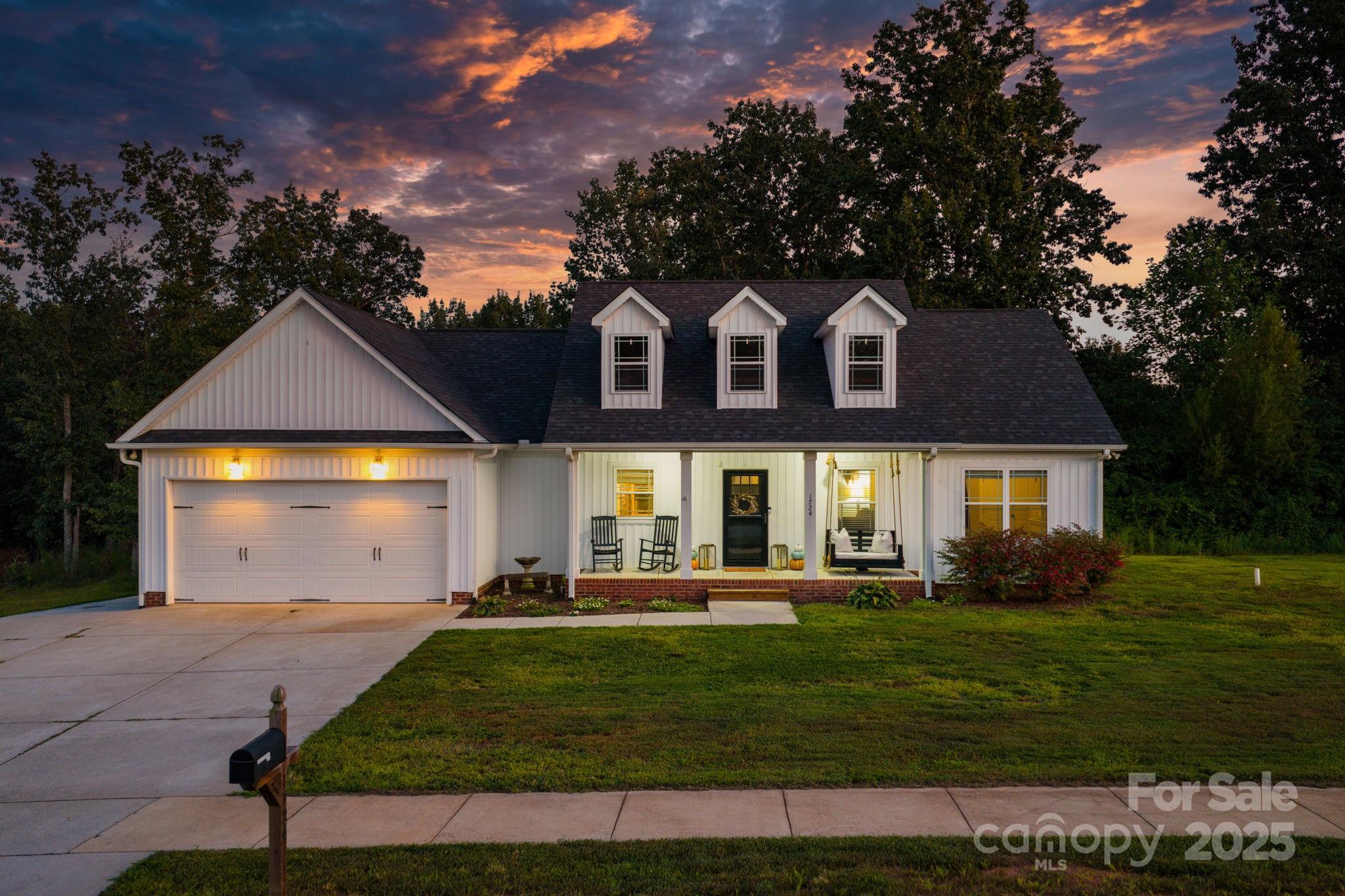 1724 Ivey Court