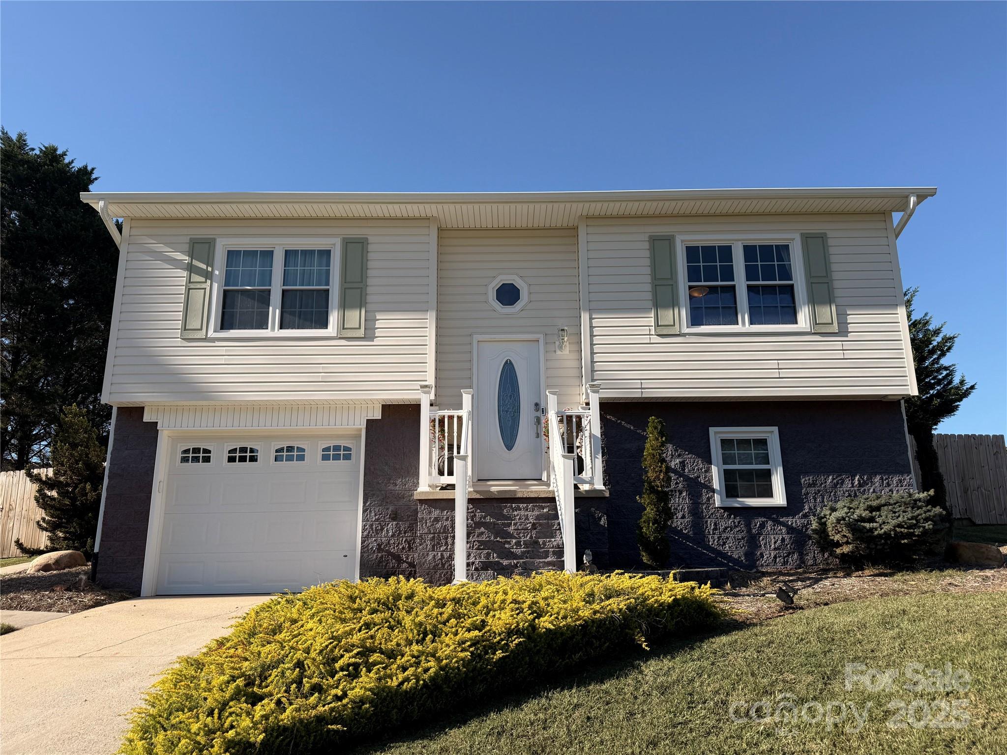 17 Maple Drive