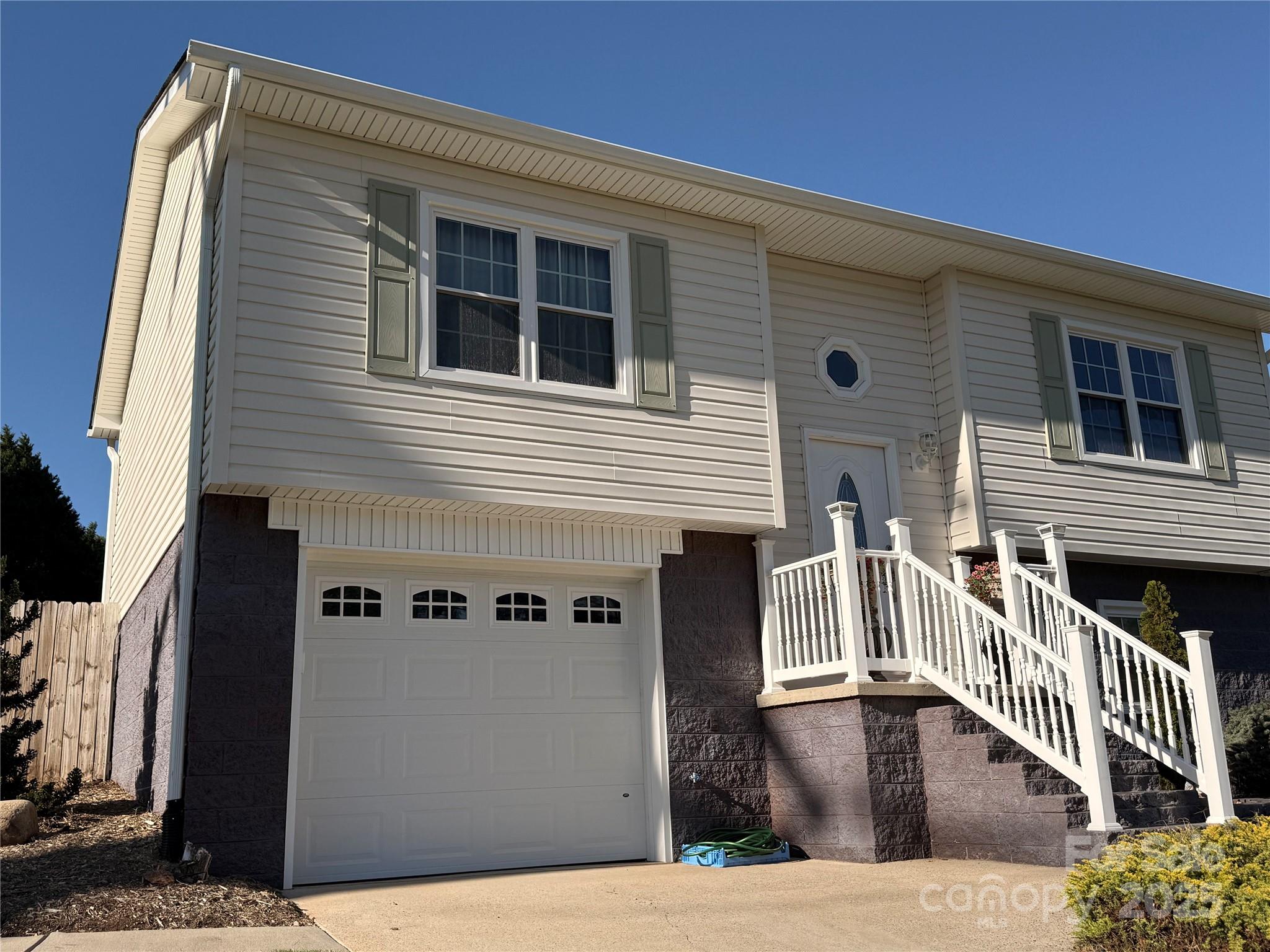 17 Maple Drive