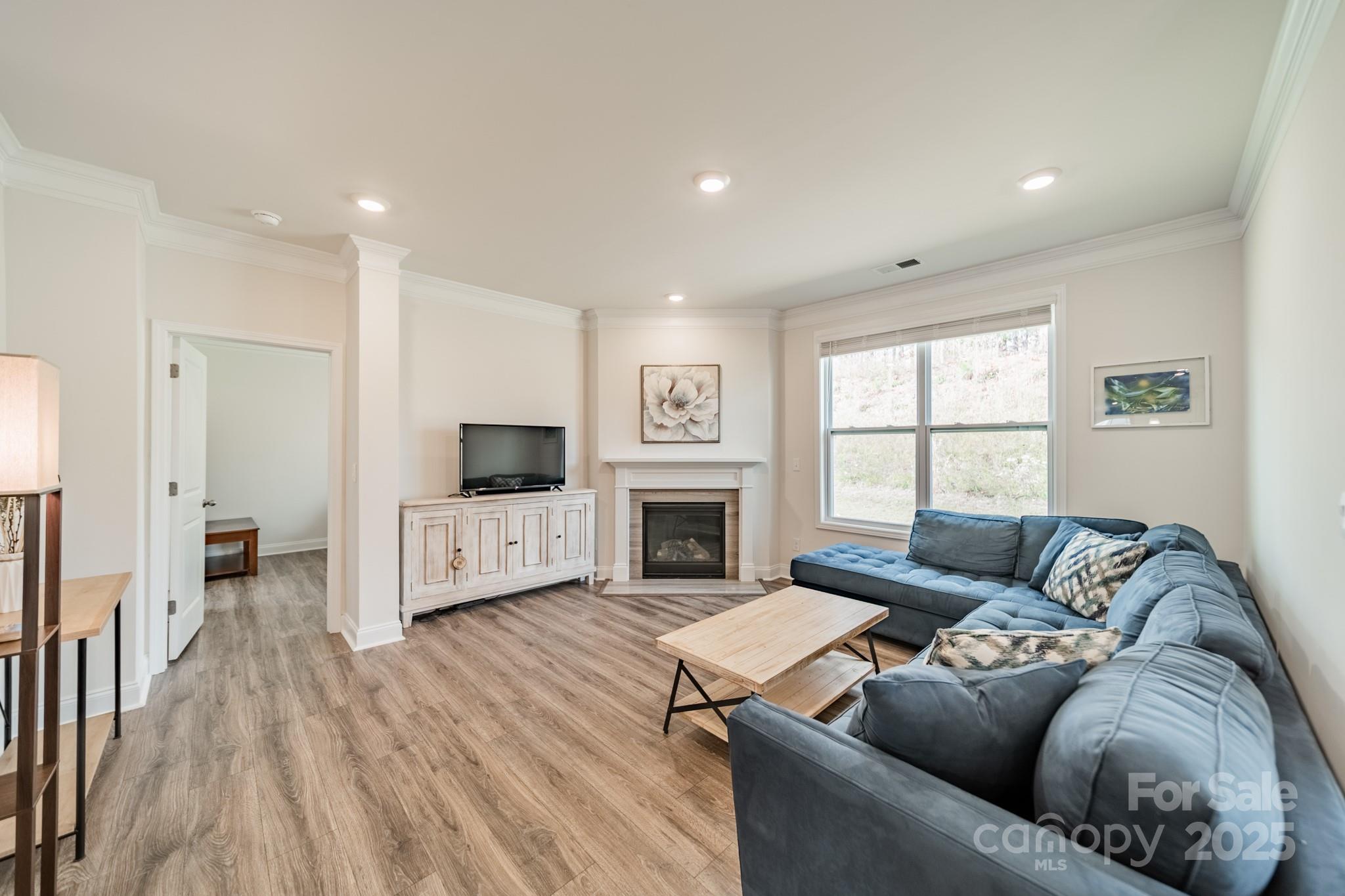 5620 Casper Drive
