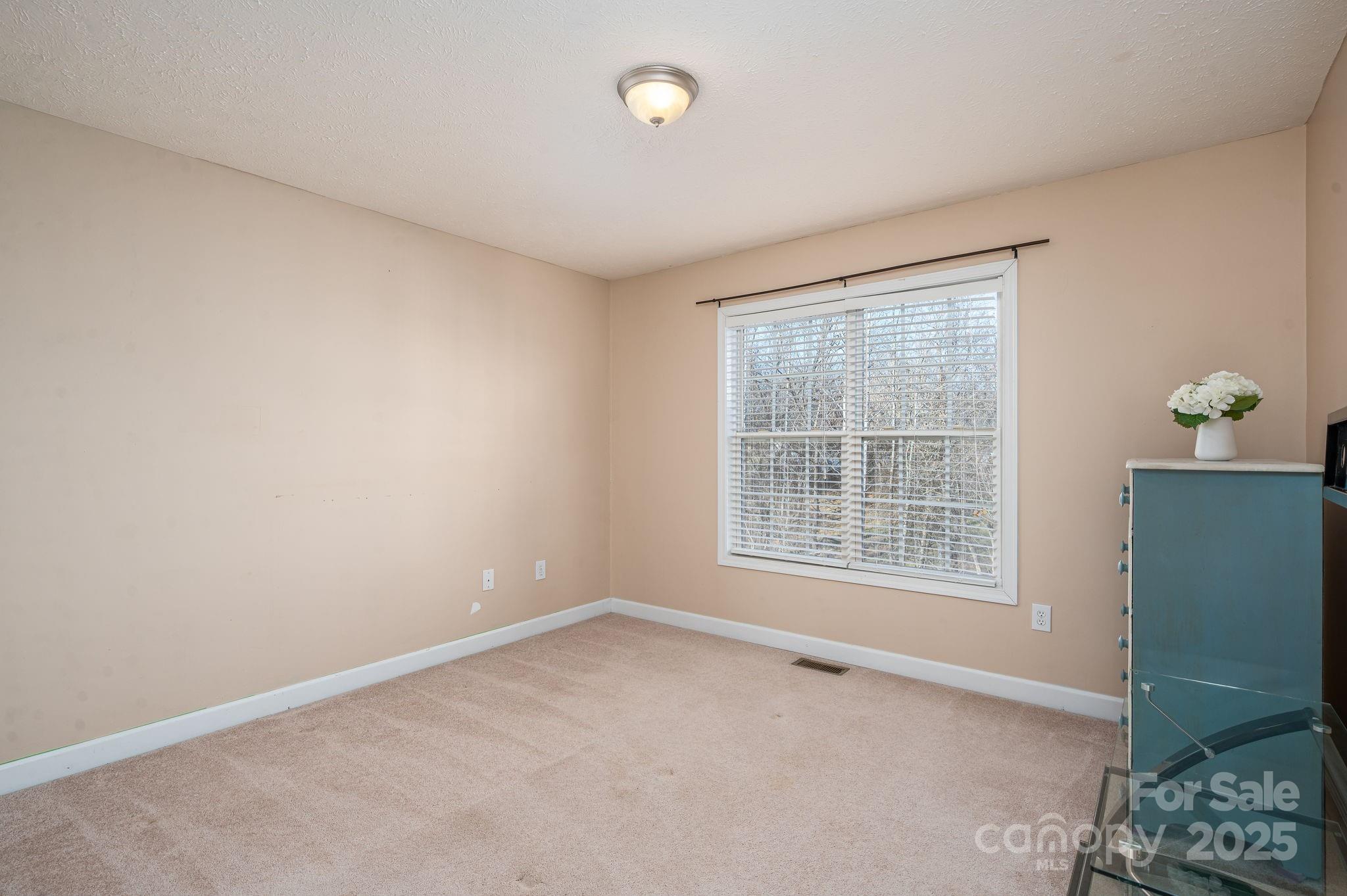 1486 Clear Creek Lane