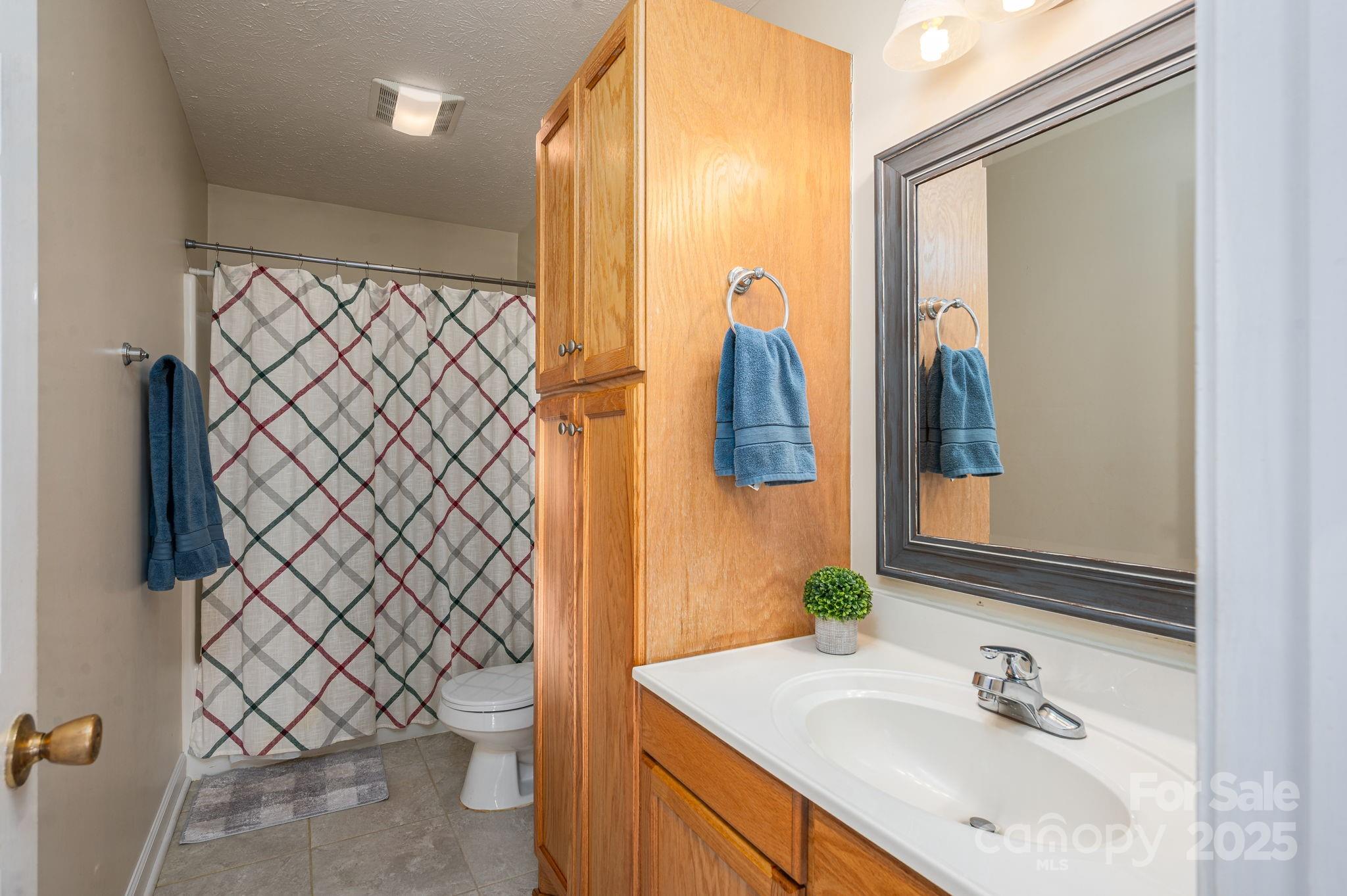 1486 Clear Creek Lane