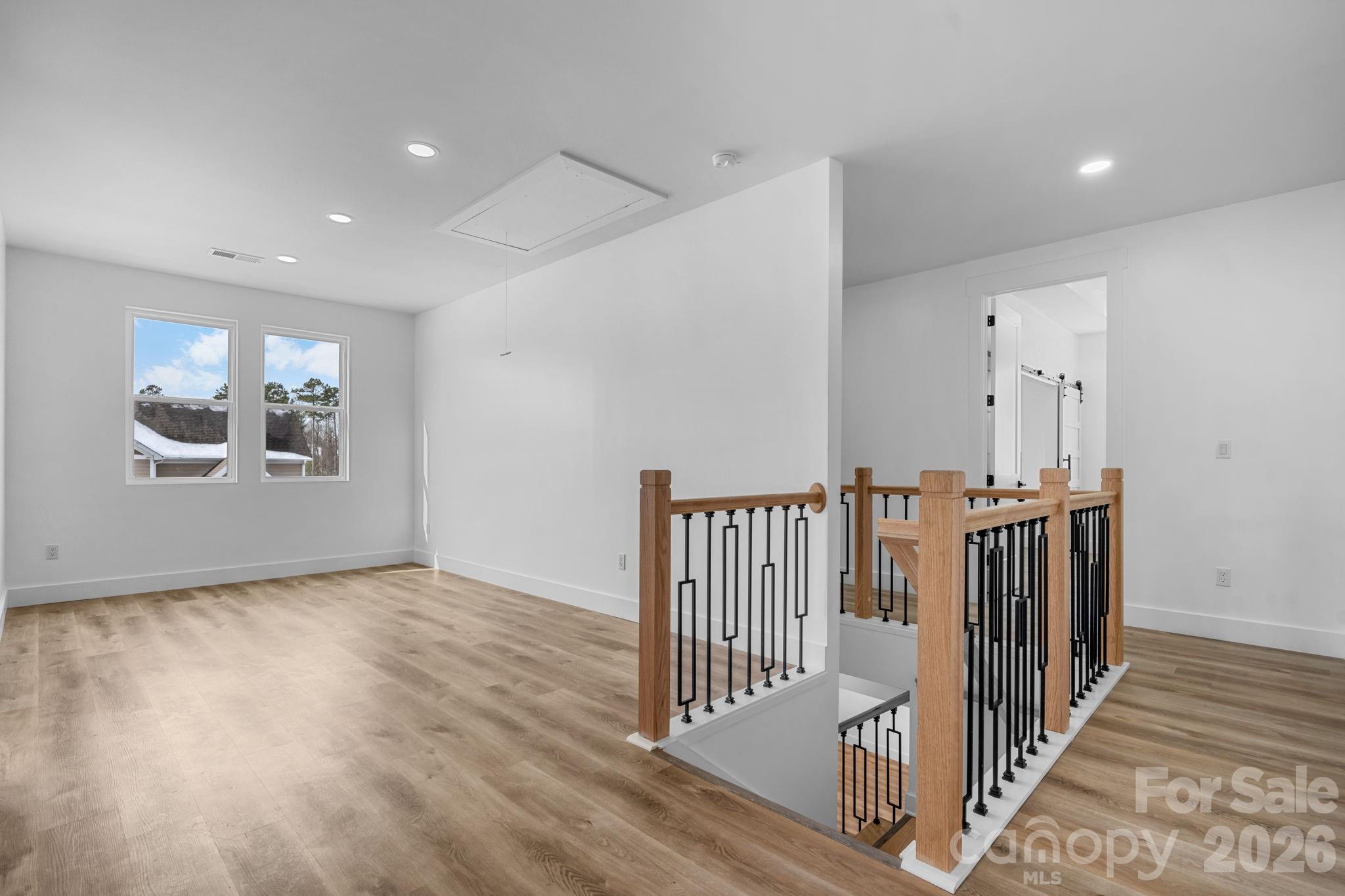 1207 39th Avenue NE