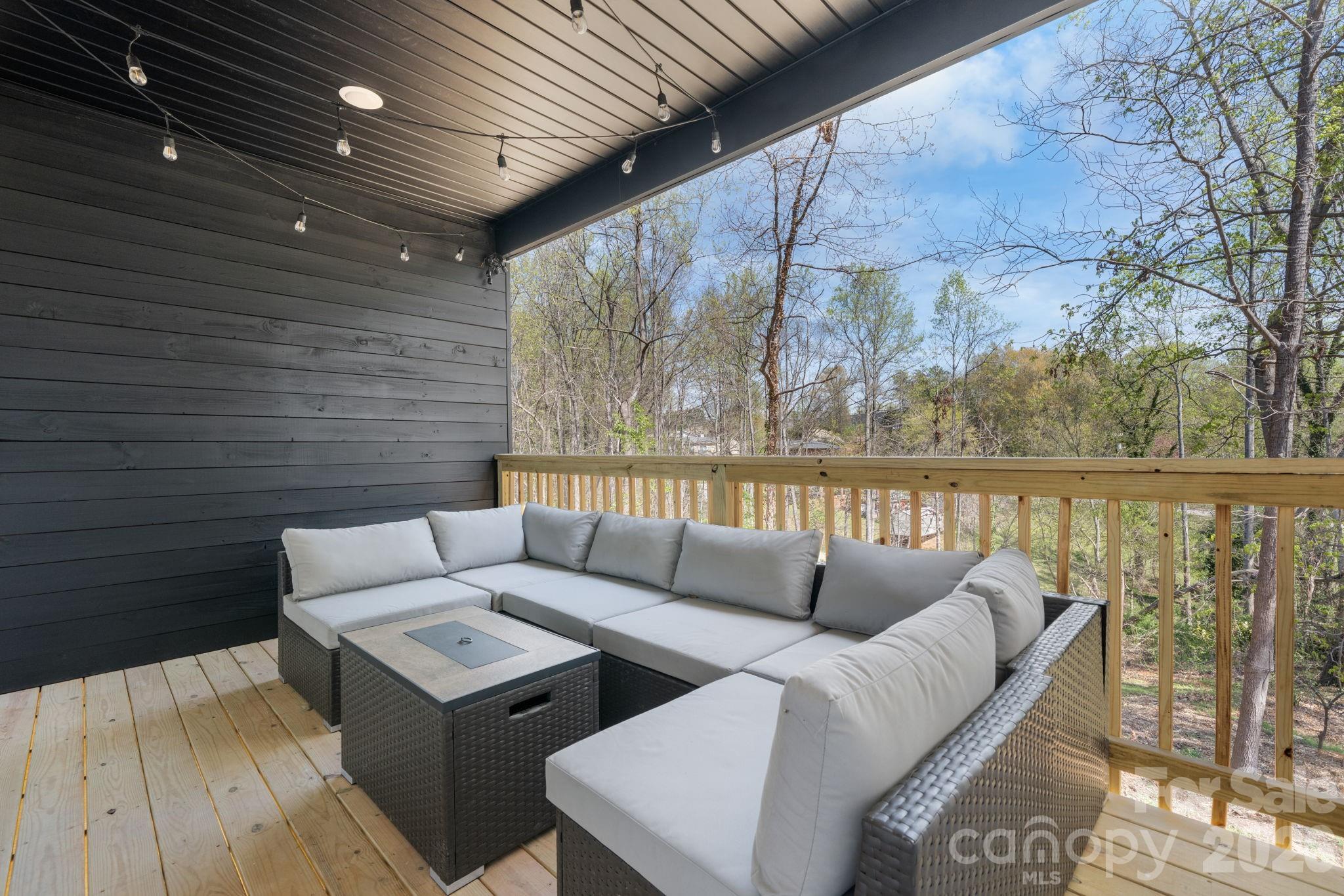 1141 & 1143 12th Street Drive SW