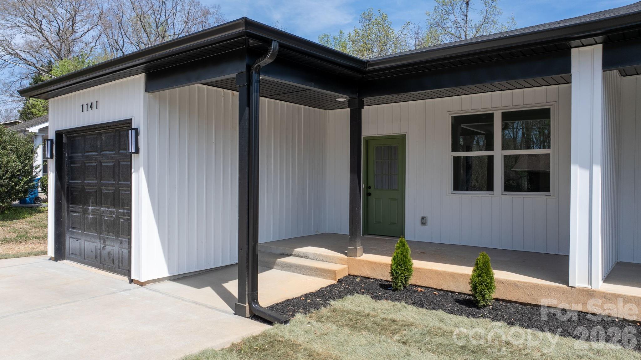 1141 & 1143 12th Street Drive SW