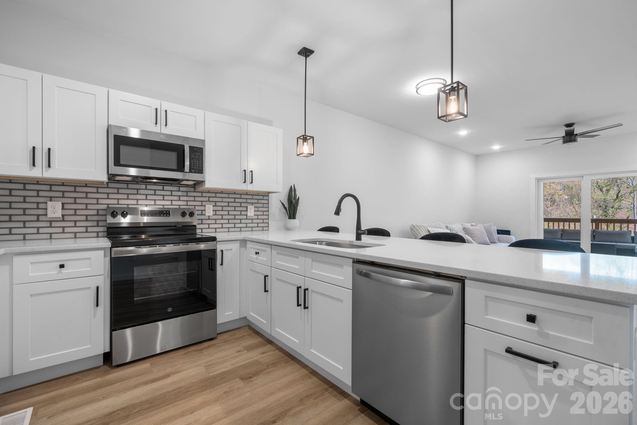 1141 & 1143 12th Street Drive SW