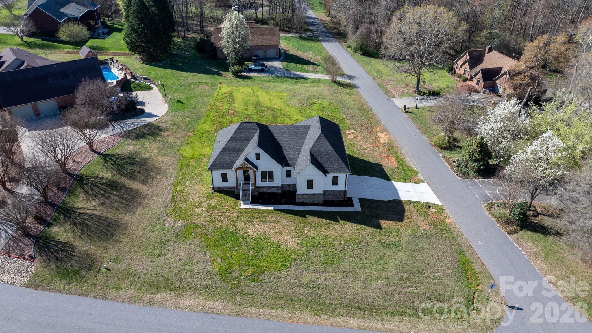 1213 Creekside Drive