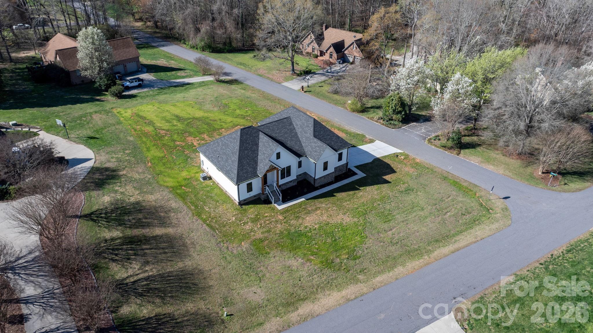 1213 Creekside Drive