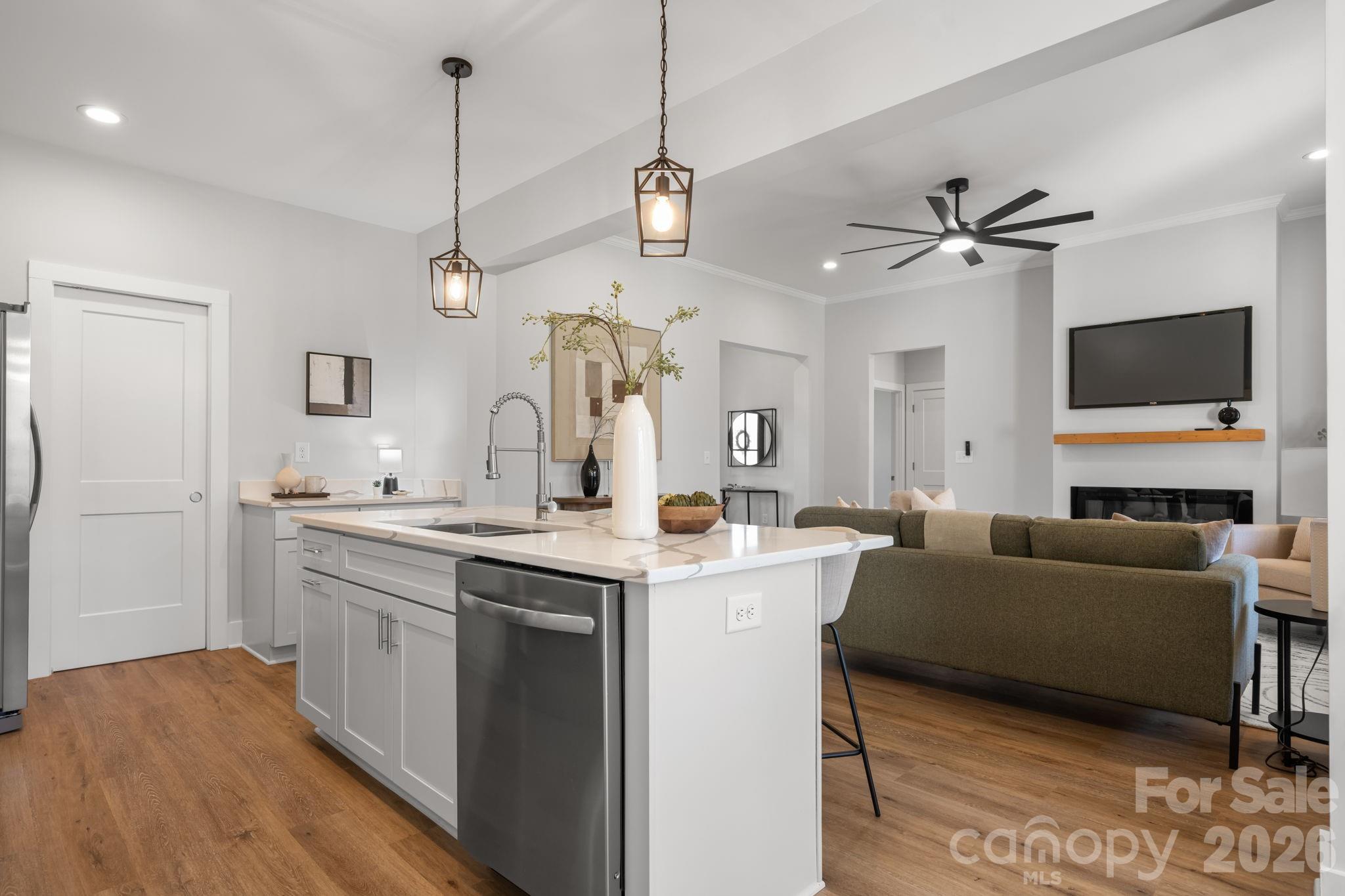 1213 Creekside Drive