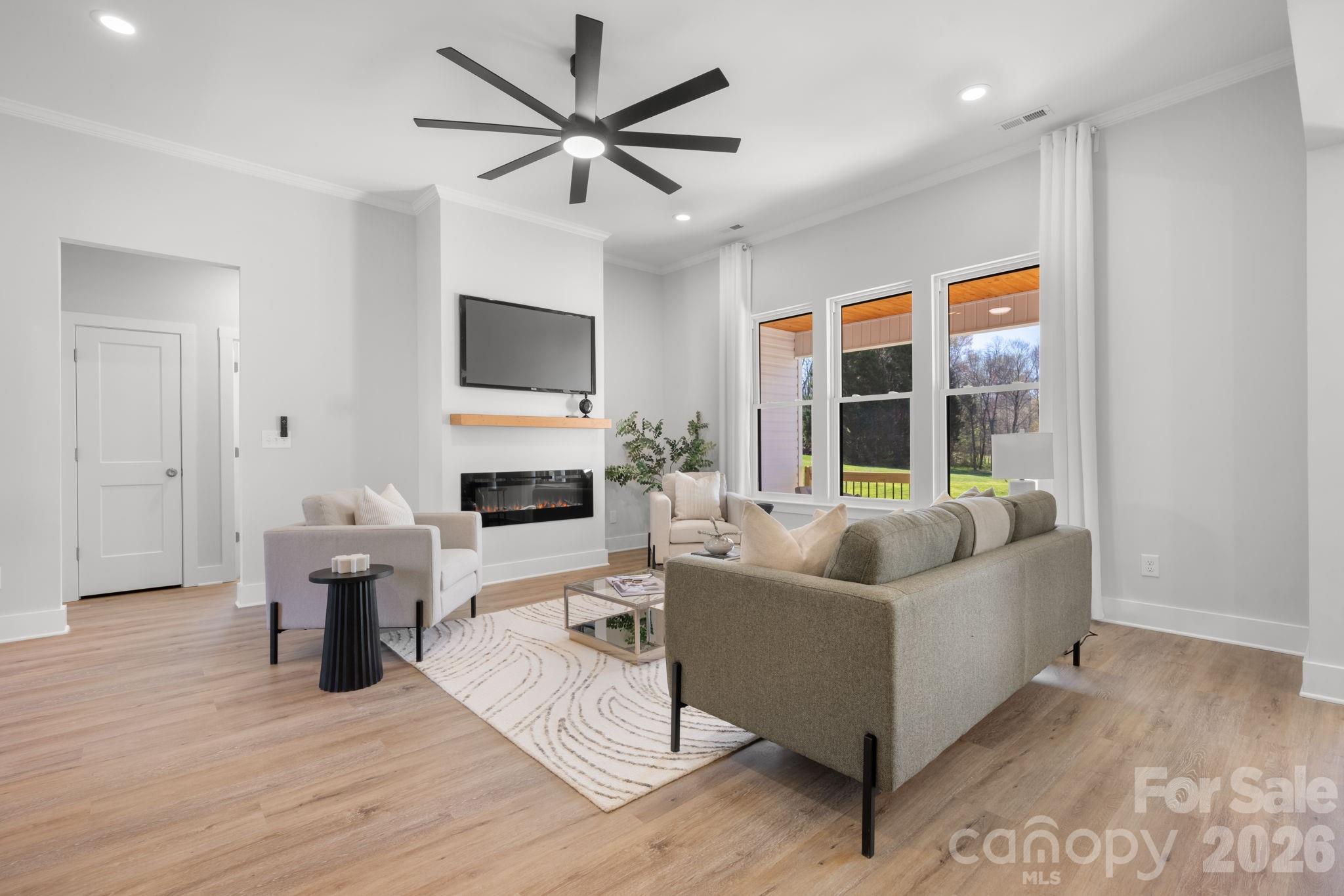 1213 Creekside Drive