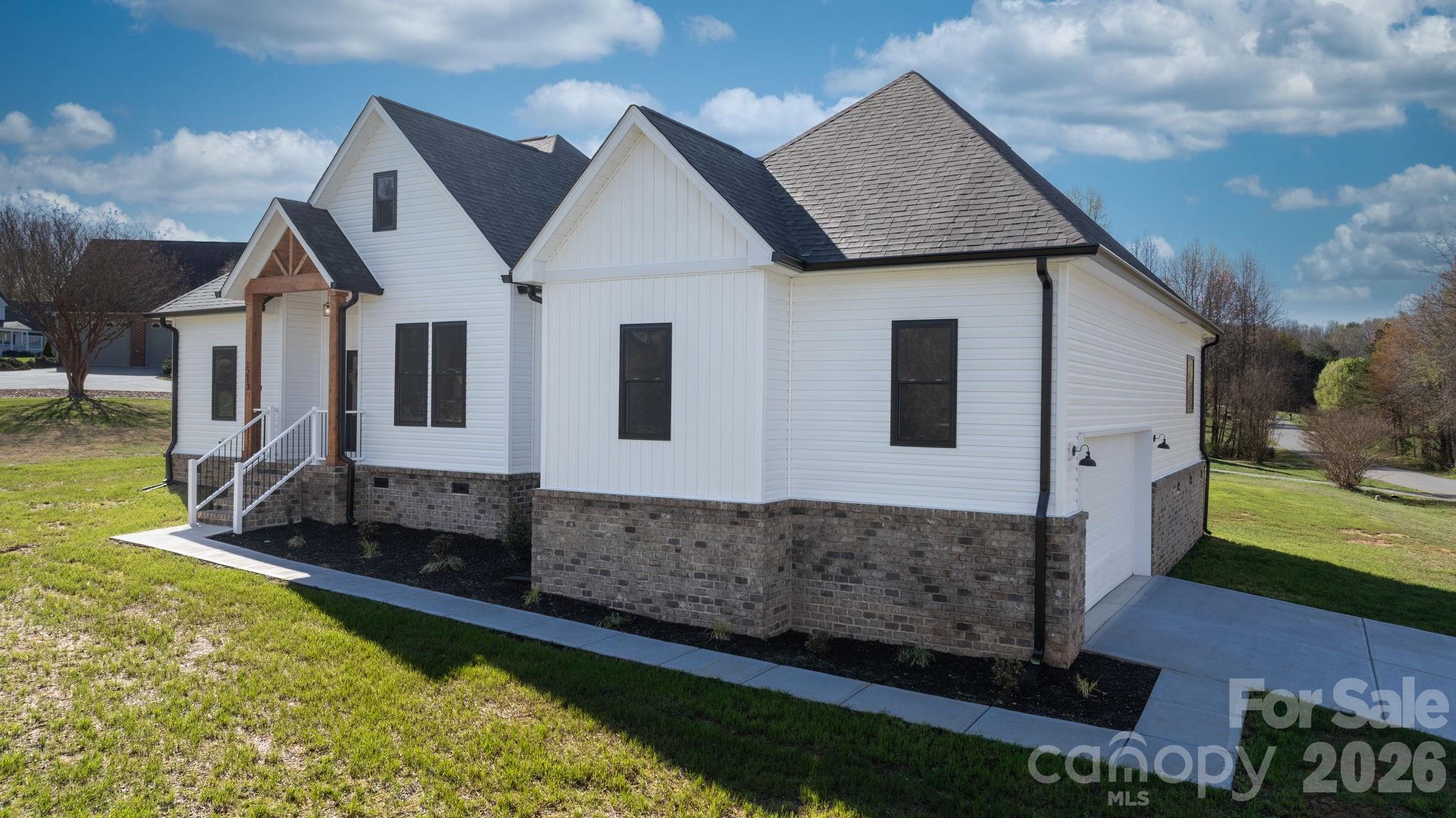 1213 Creekside Drive