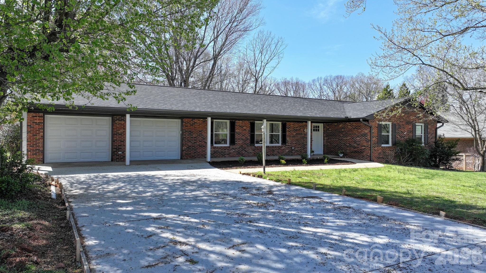 715 Sunridge Drive